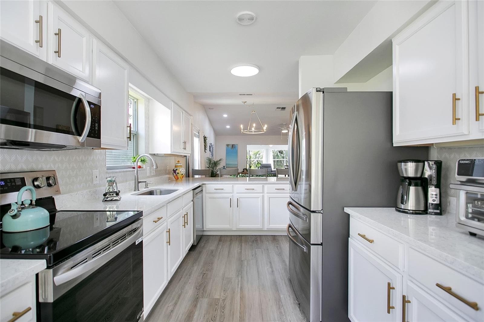 Single Family Residence at 32222 SUMMERTREE CIR, LEESBURG, photo 9 of 55
