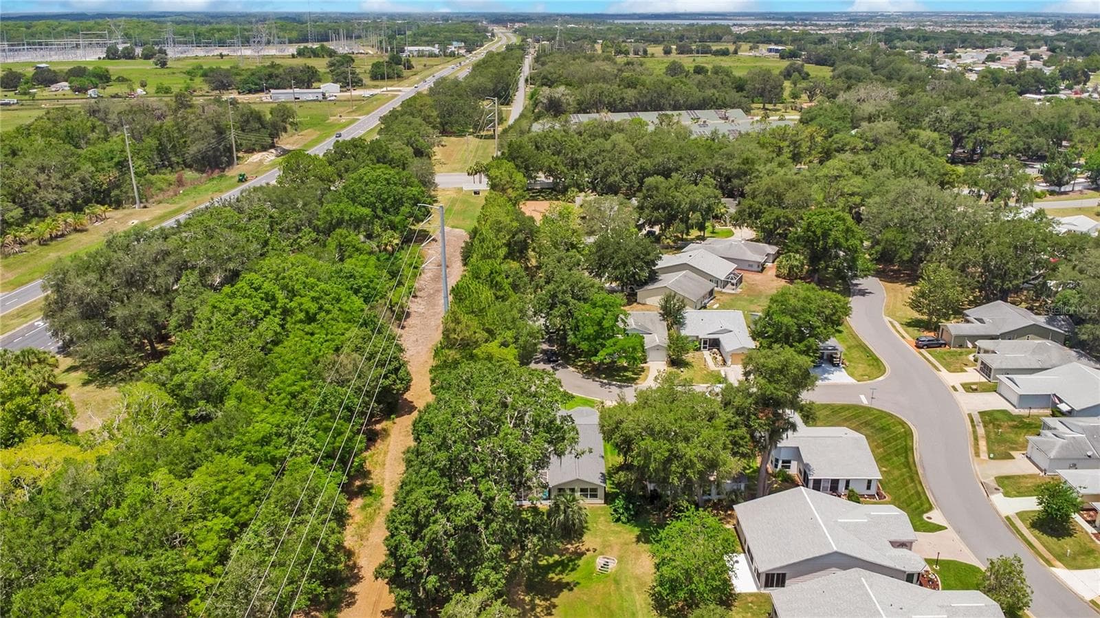 Single Family Residence at 32222 SUMMERTREE CIR, LEESBURG, photo 33 of 55