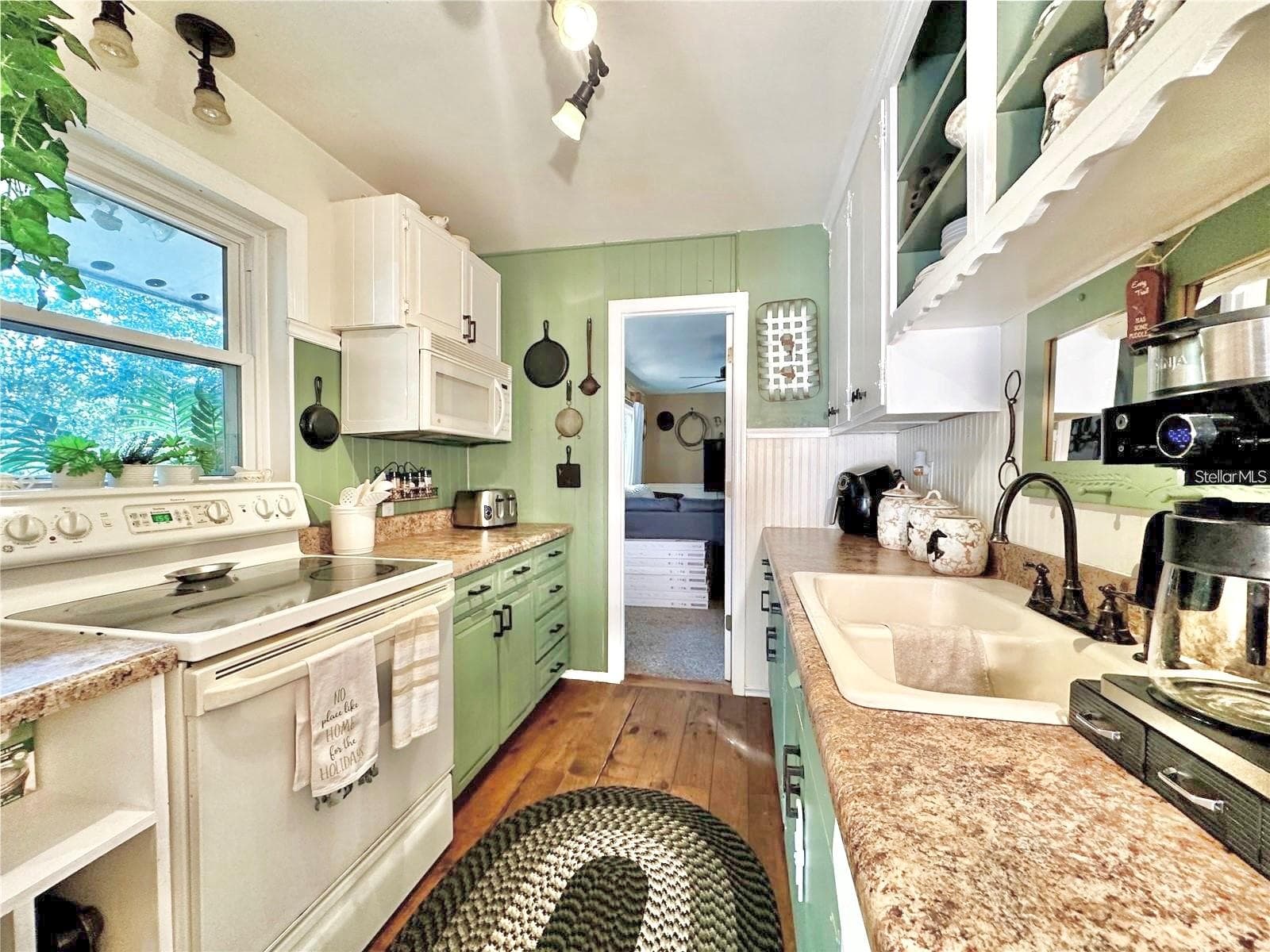 Kitchen - 13565 NE 38TH AVE, ANTHONY