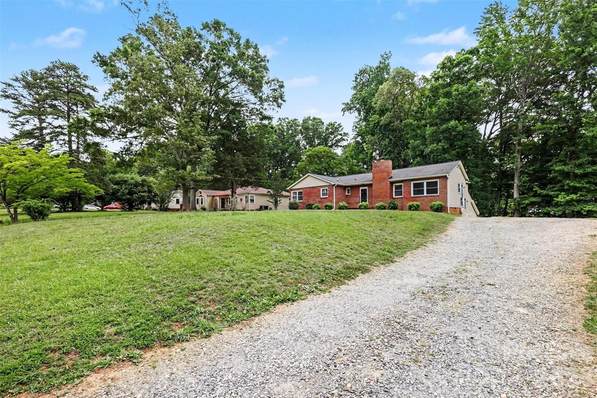 Single Family Residence at 217 Oakwood Avenue, York, photo 2 of 47
