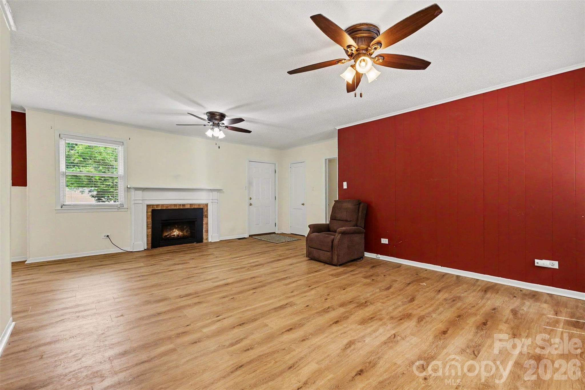 Single Family Residence at 217 Oakwood Avenue, York, photo 5 of 47