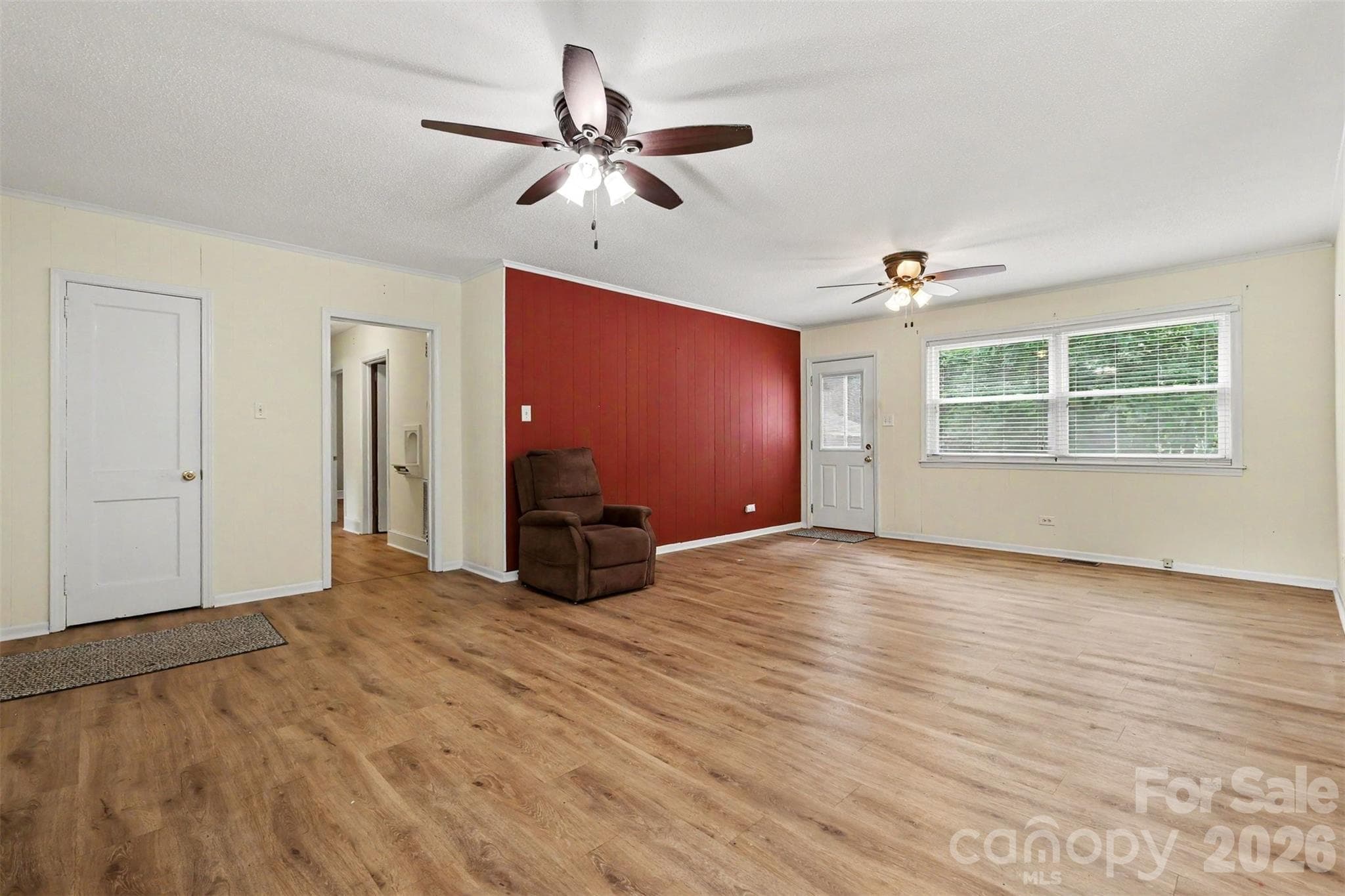 Single Family Residence at 217 Oakwood Avenue, York, photo 7 of 47