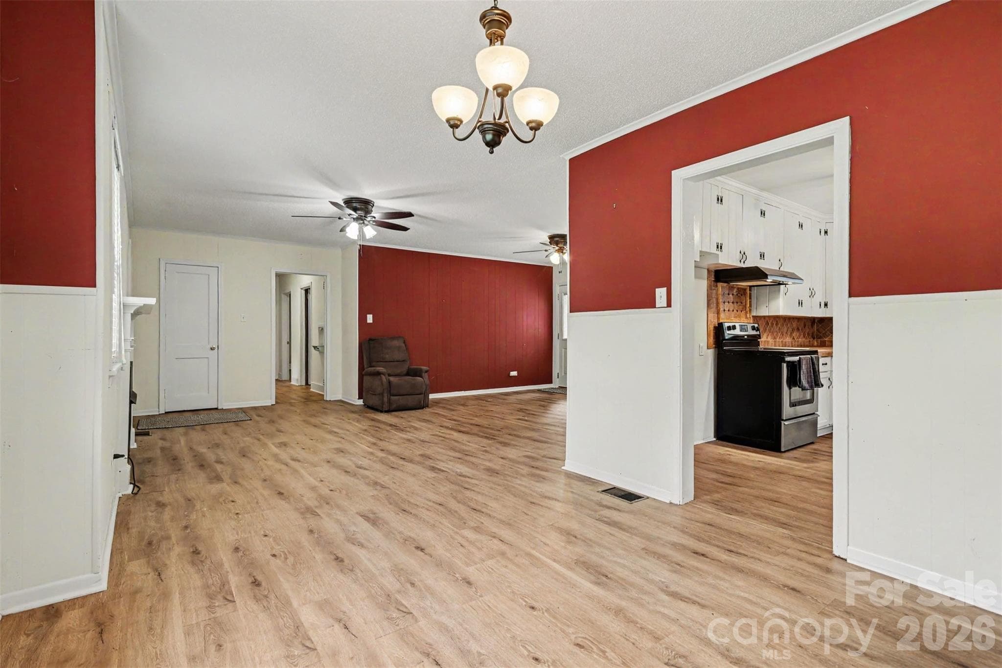 Single Family Residence at 217 Oakwood Avenue, York, photo 12 of 47