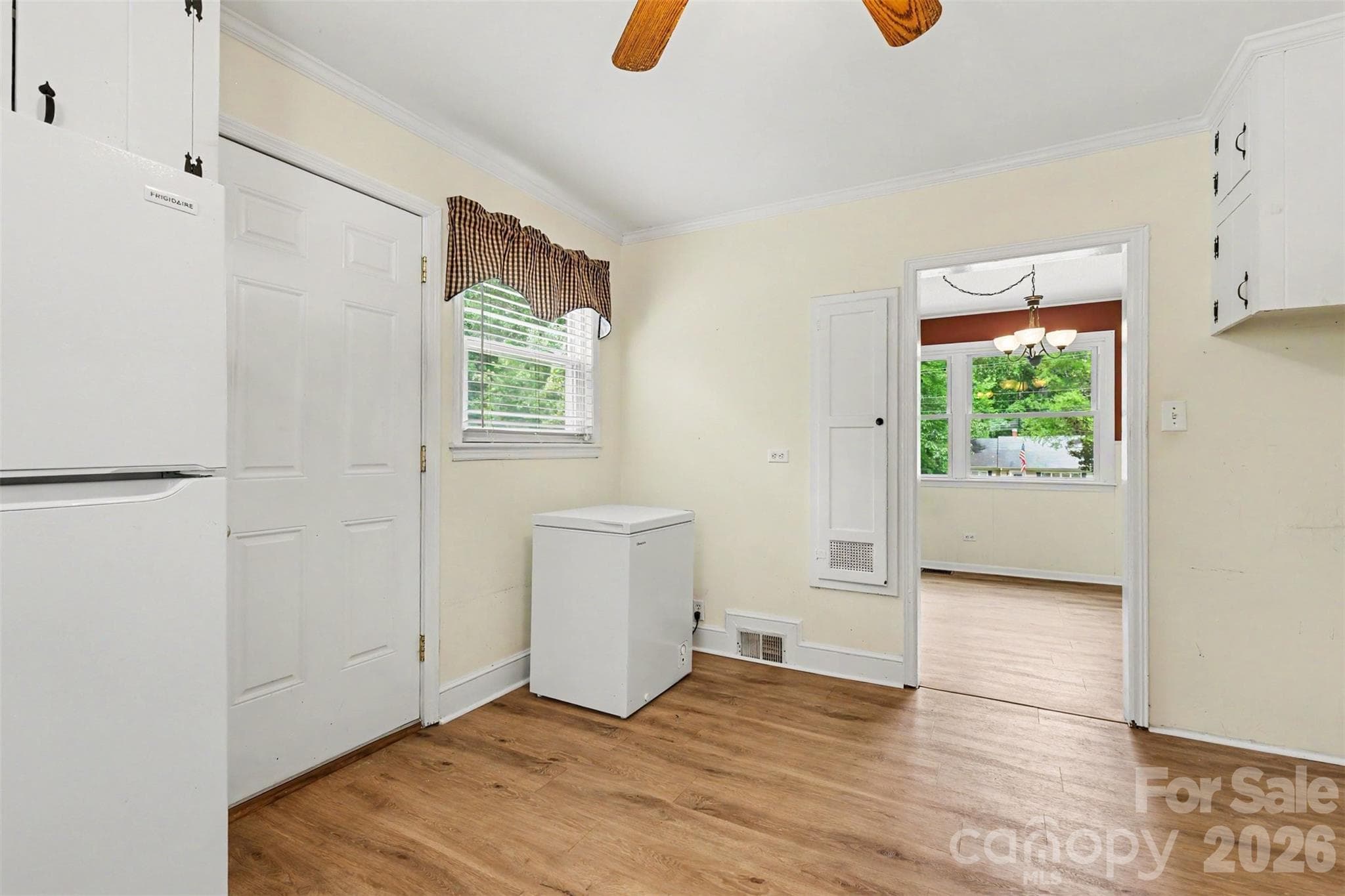Single Family Residence at 217 Oakwood Avenue, York, photo 19 of 47