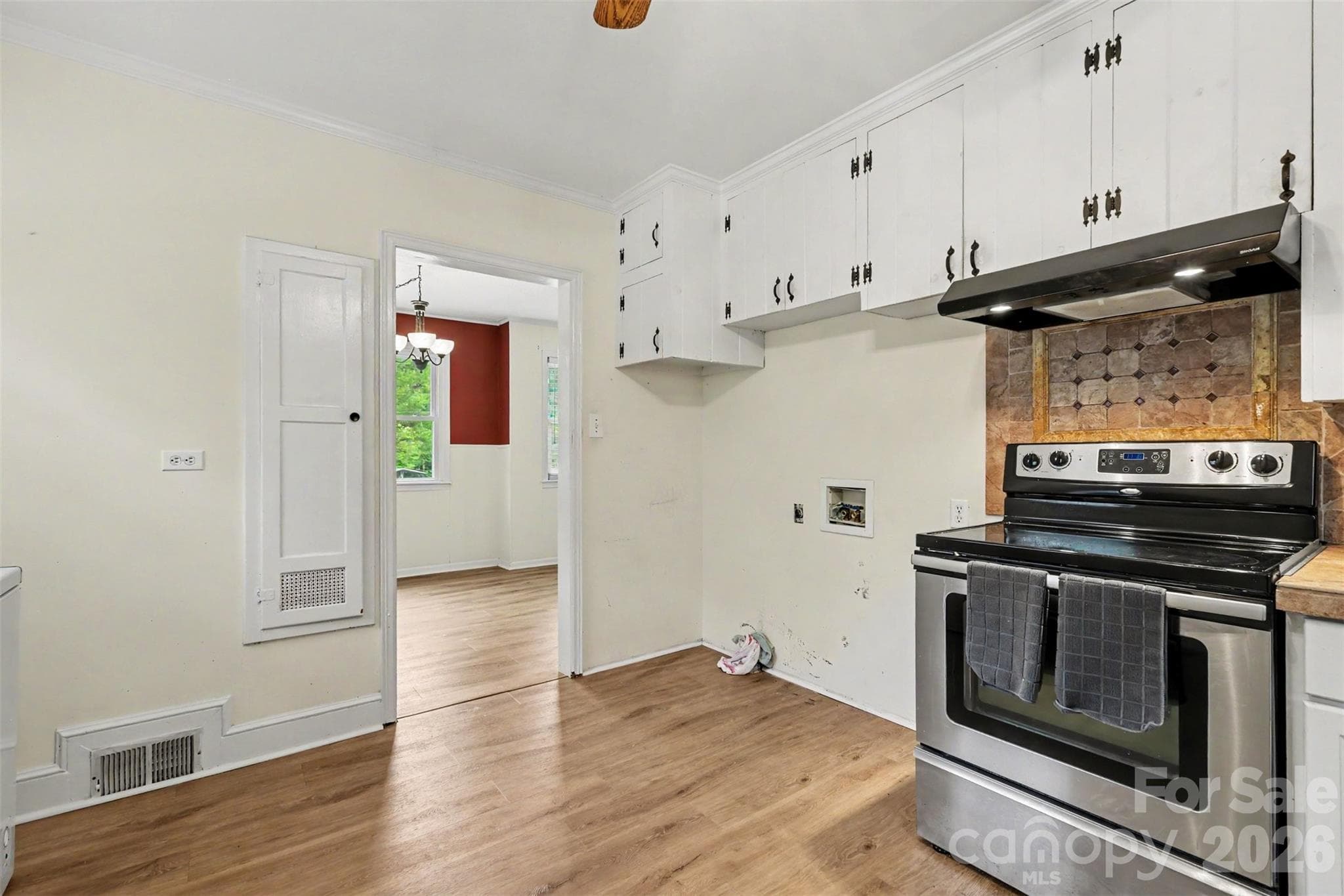 Single Family Residence at 217 Oakwood Avenue, York, photo 20 of 47