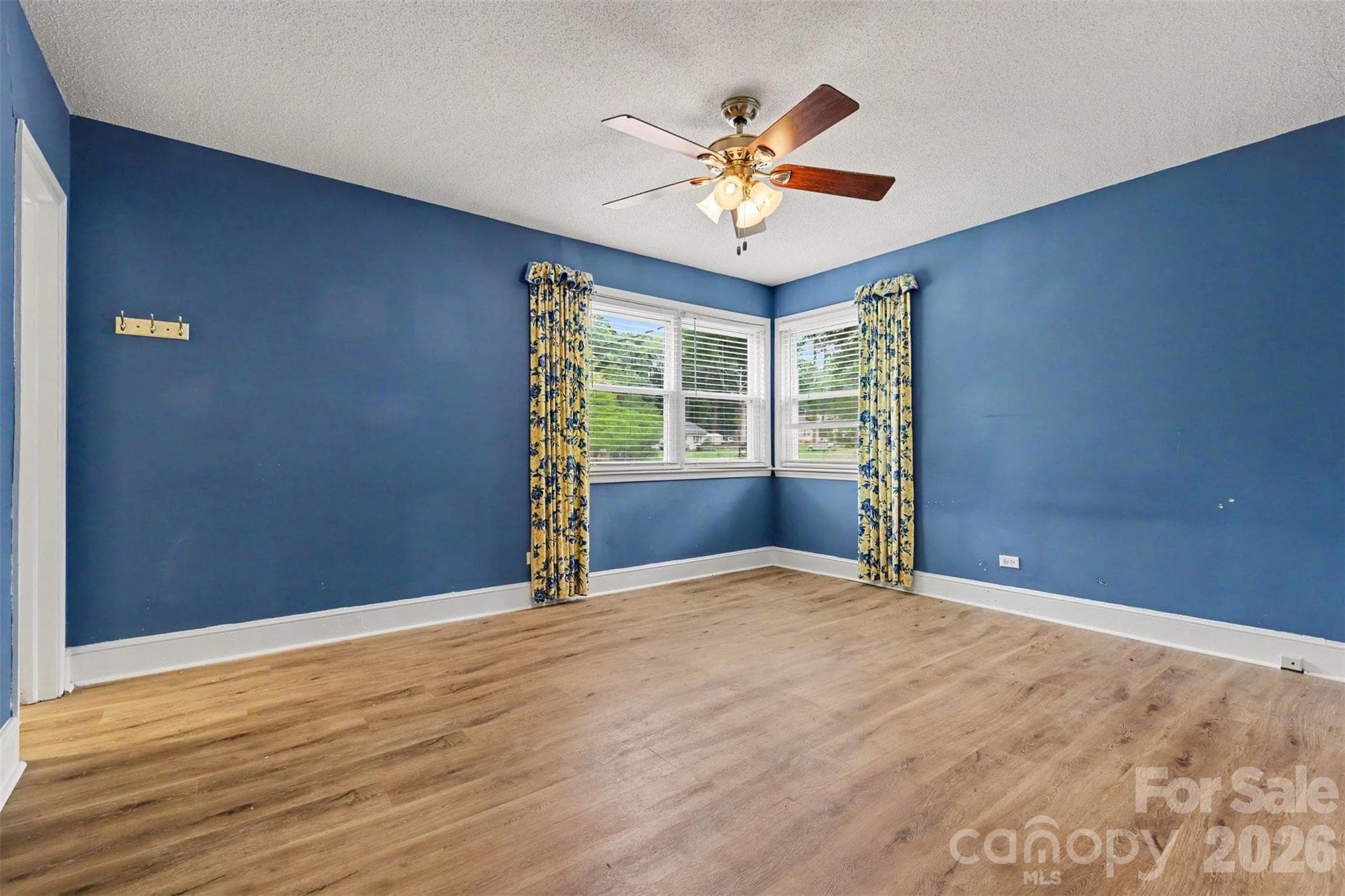 Single Family Residence at 217 Oakwood Avenue, York, photo 22 of 47