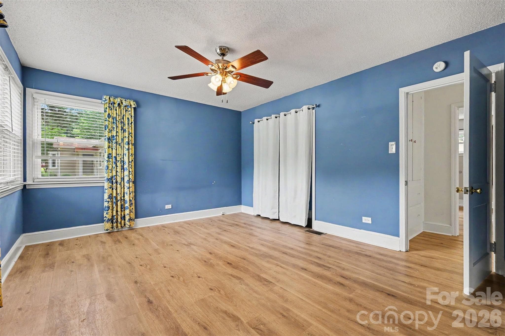 Single Family Residence at 217 Oakwood Avenue, York, photo 24 of 47