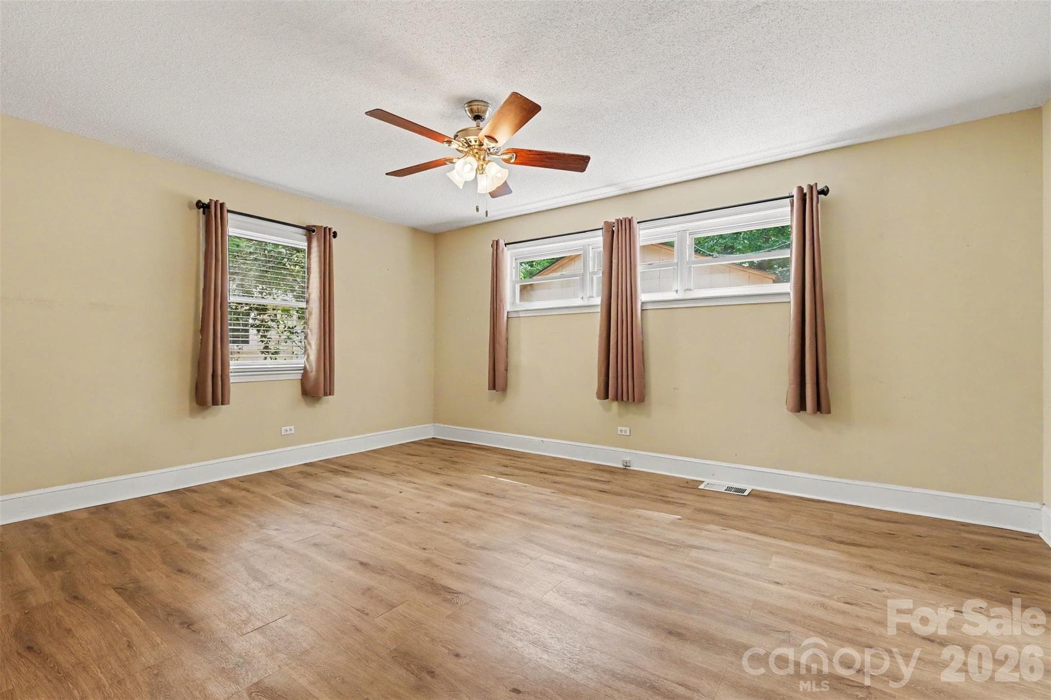 Single Family Residence at 217 Oakwood Avenue, York, photo 29 of 47