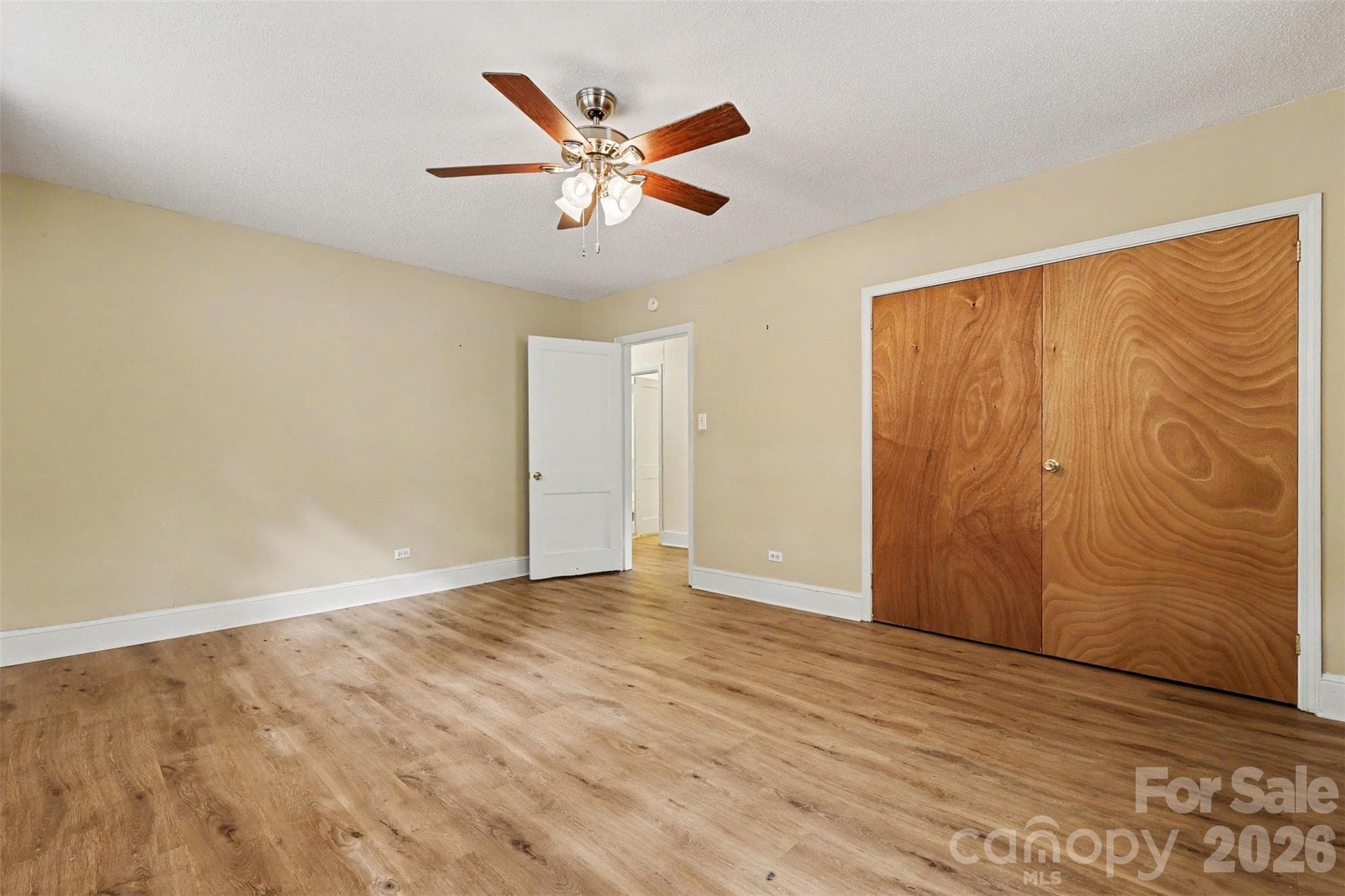 Single Family Residence at 217 Oakwood Avenue, York, photo 31 of 47