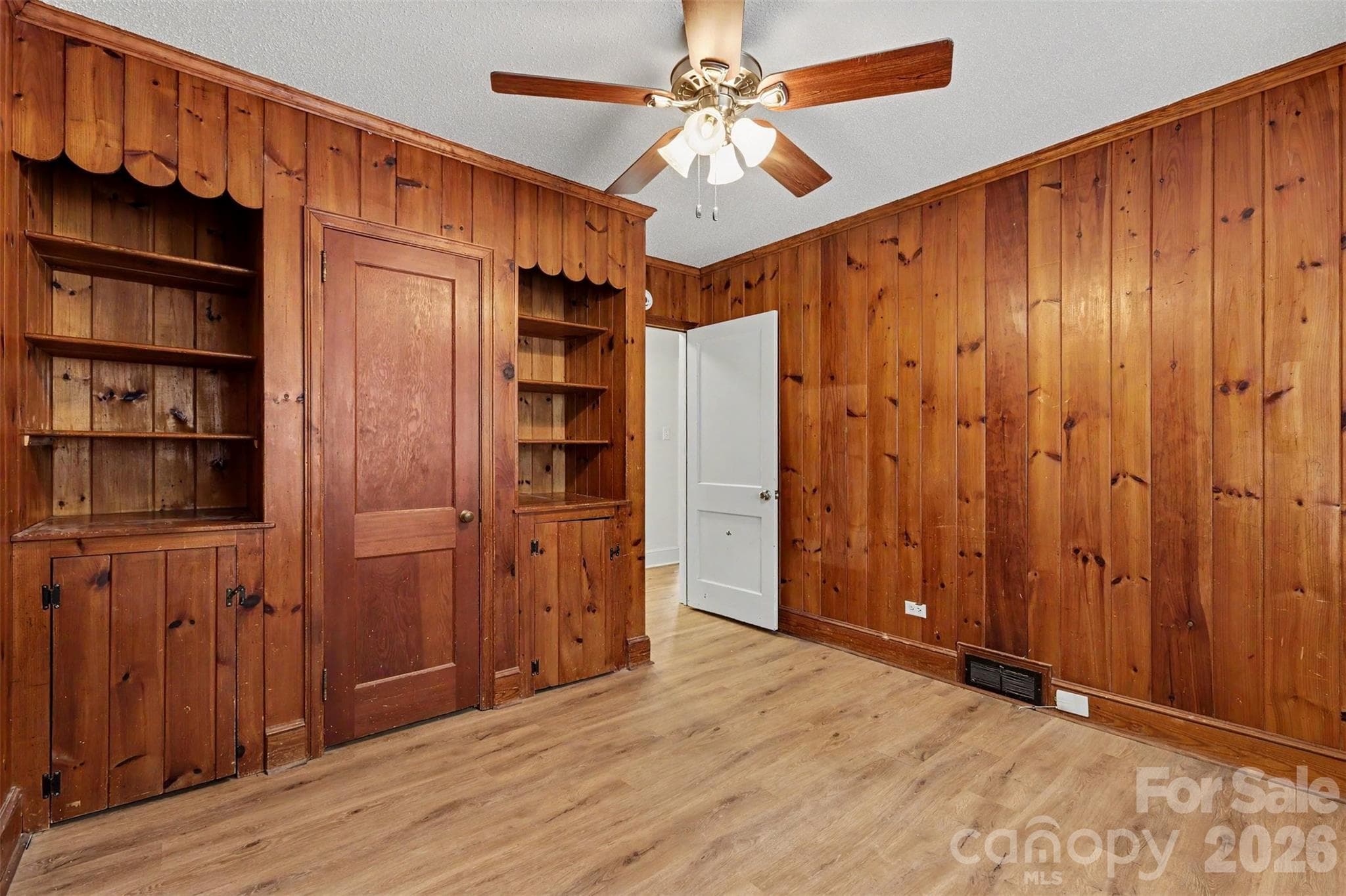 Single Family Residence at 217 Oakwood Avenue, York, photo 32 of 47