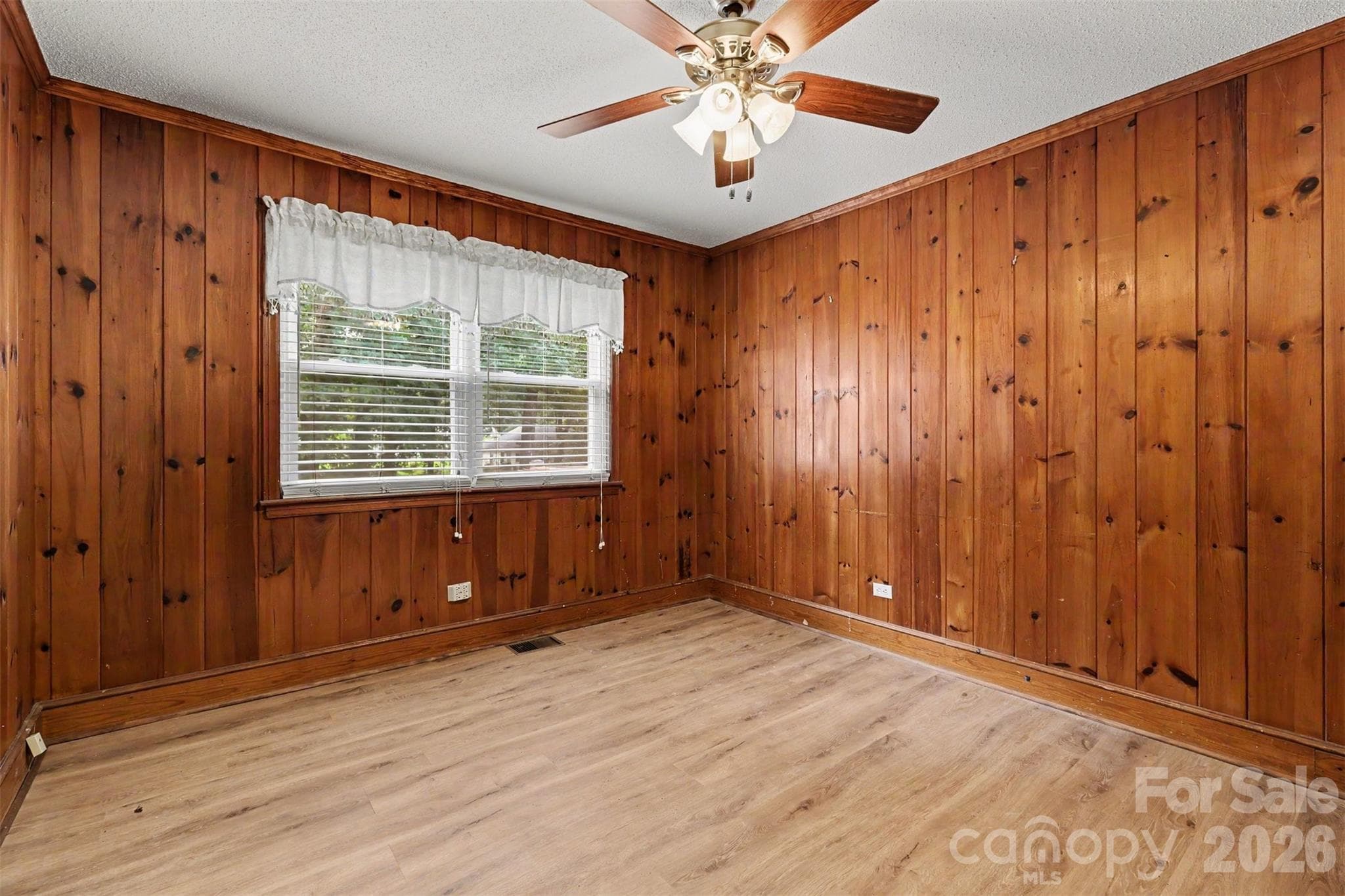Single Family Residence at 217 Oakwood Avenue, York, photo 35 of 47