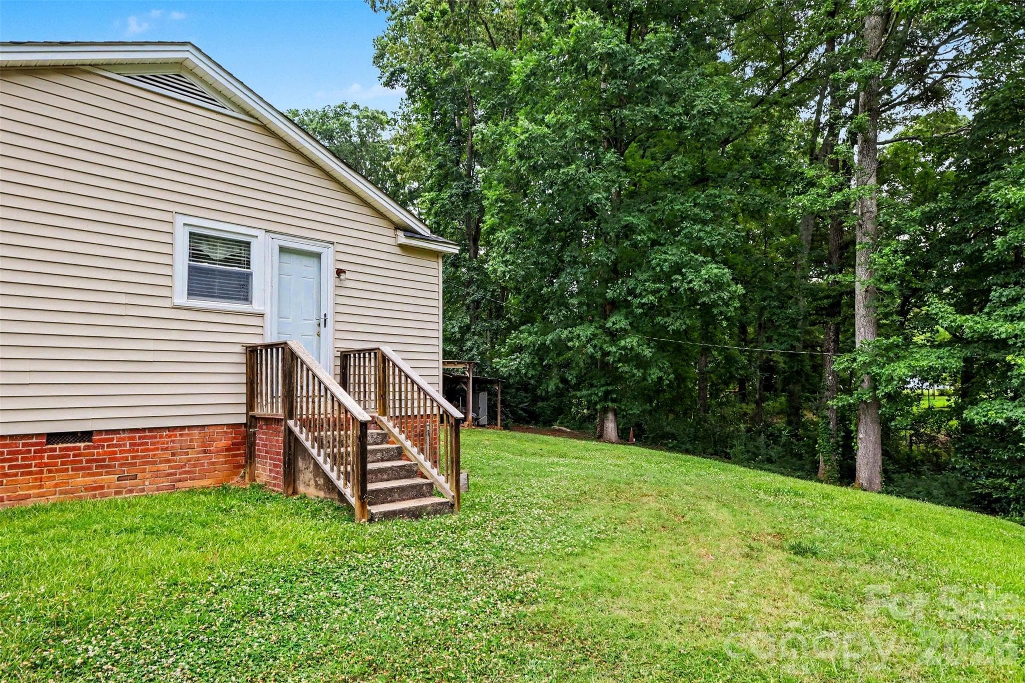 Single Family Residence at 217 Oakwood Avenue, York, photo 39 of 47