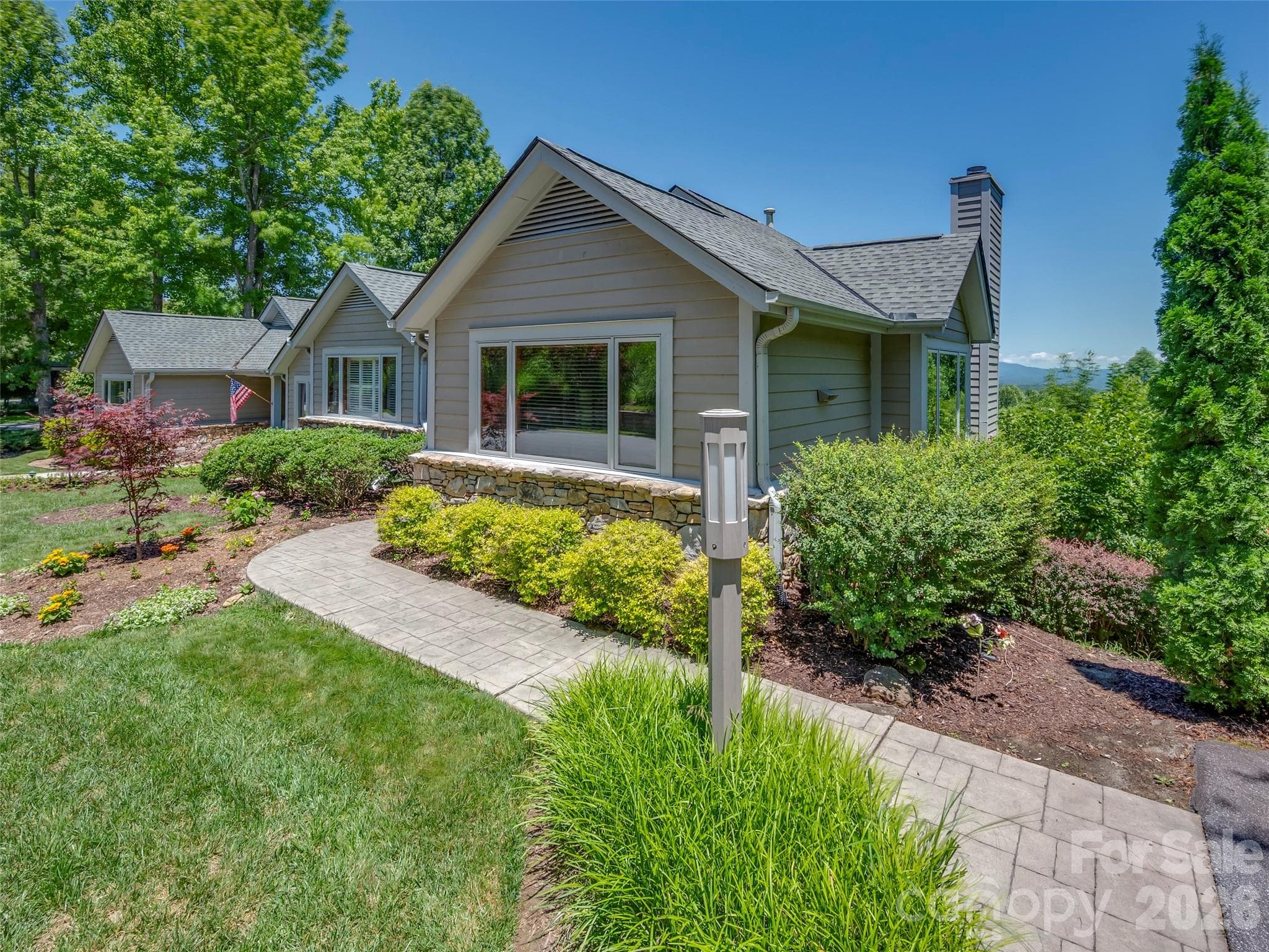 Townhouse at 2 Meadow Ridge Lane, Hendersonville, photo 6 of 48