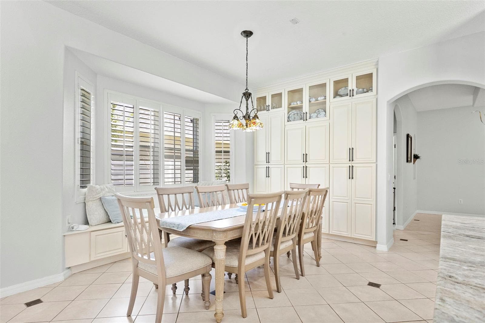 Pantry wall provides endless storage - 8380 GOLDEN PRAIRIE DR, TAMPA