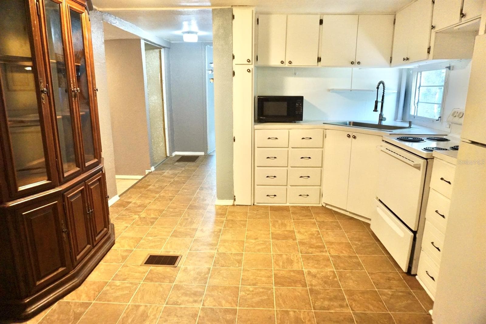 Mobile Home at 980 7TH ST NW #71, LARGO, photo 7 of 23