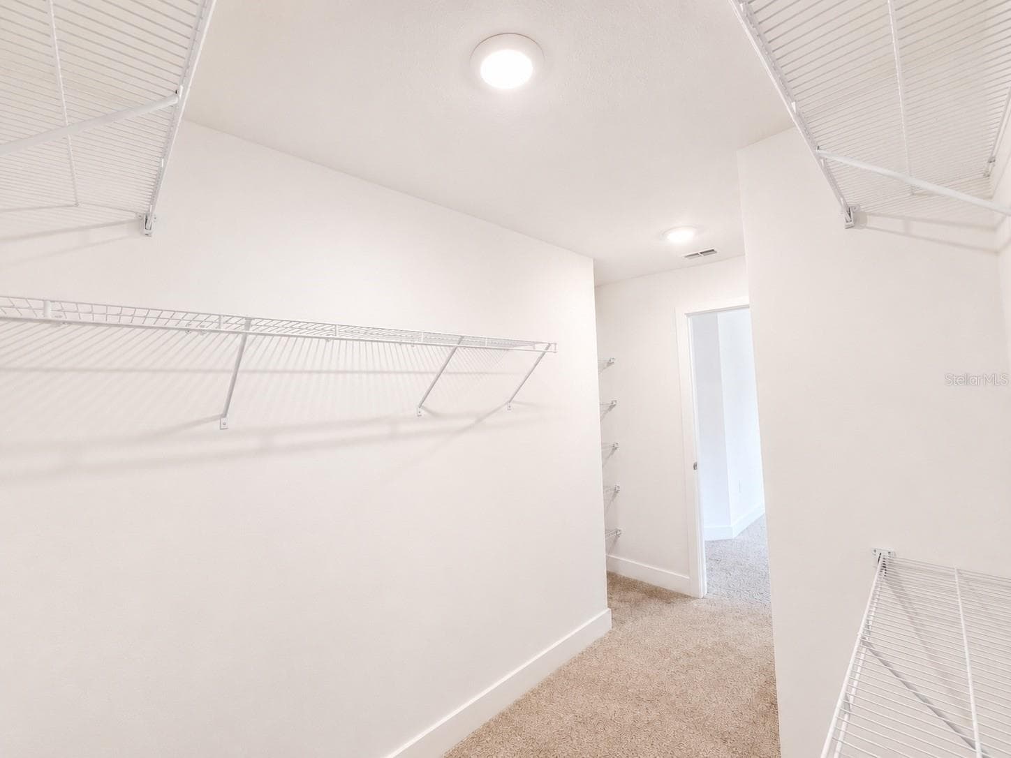 Walking Closet - 7642 BENT TREE LOOP, ST CLOUD