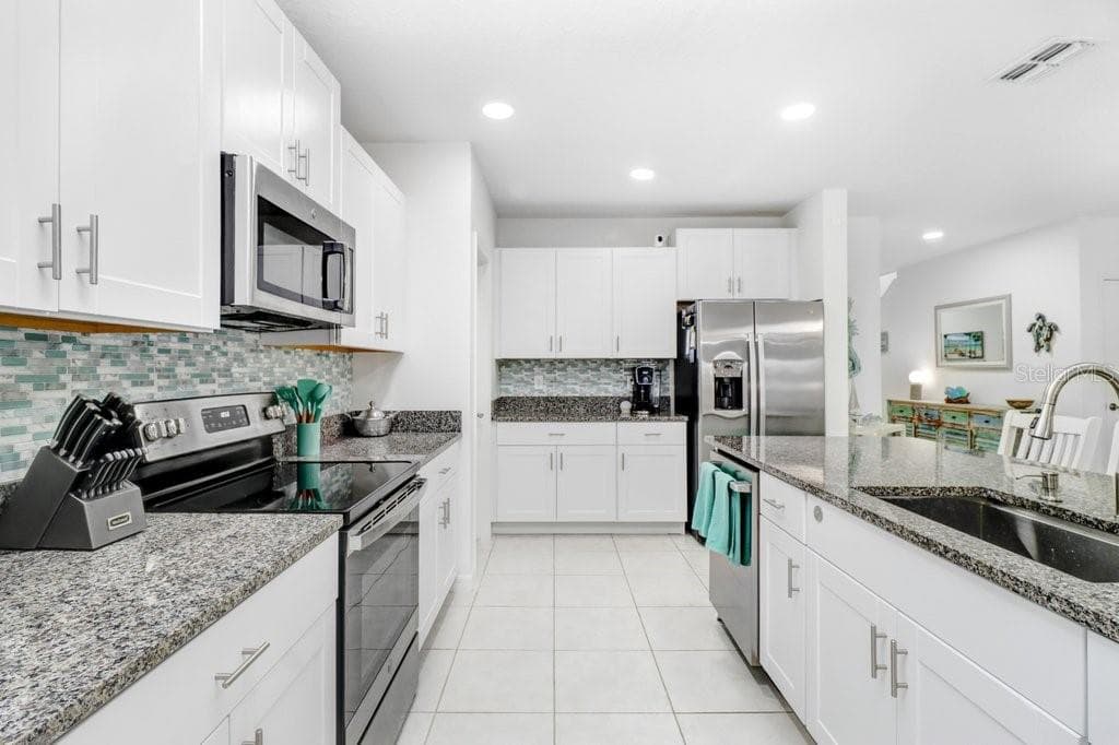 Single Family Residence at 11099 RADIANT SHORE LOOP, SAN ANTONIO, photo 9 of 69