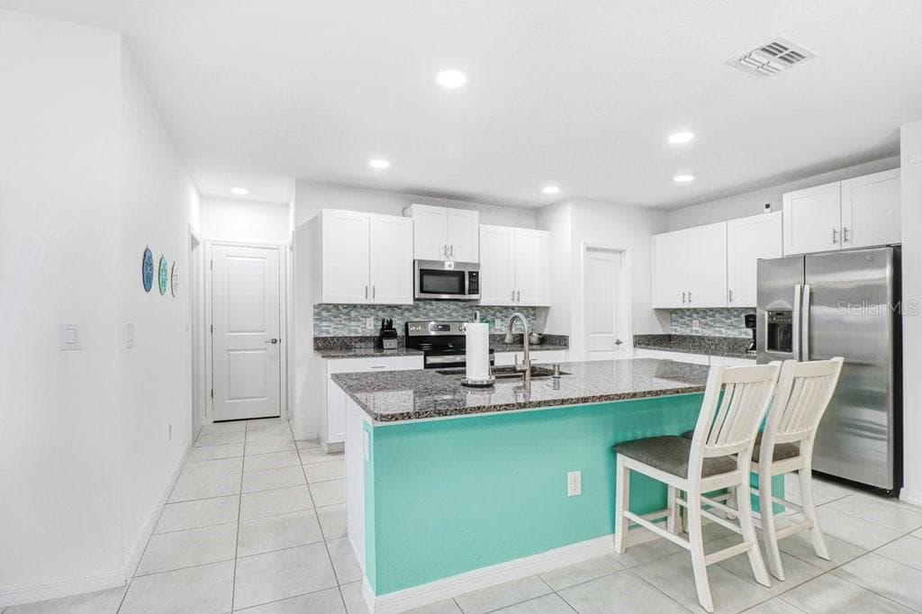 Single Family Residence at 11099 RADIANT SHORE LOOP, SAN ANTONIO, photo 11 of 69