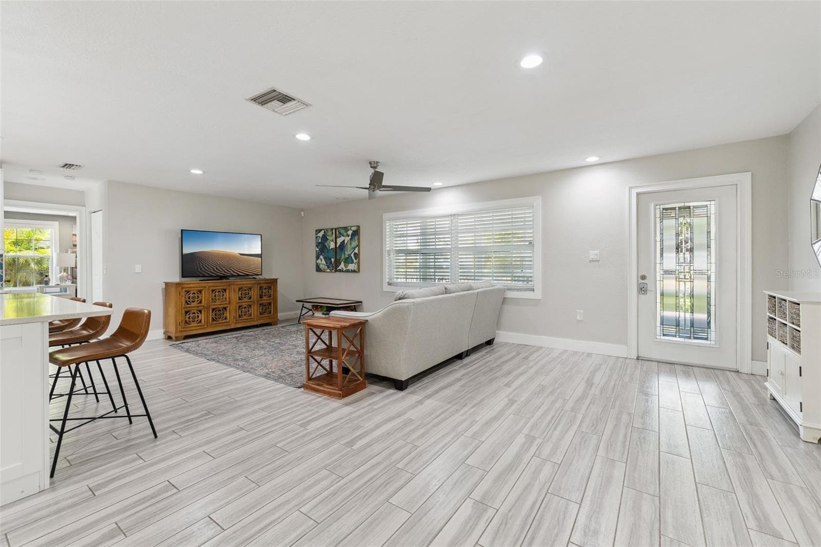 Single Family Residence at 302 W COMANCHE AVE, TAMPA, photo 9 of 33