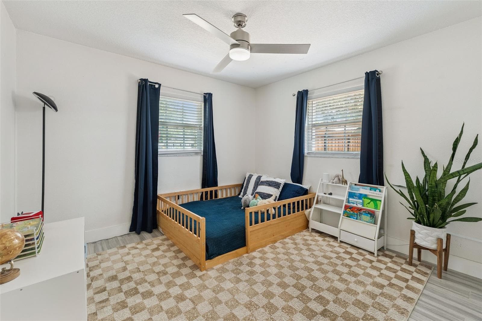Single Family Residence at 302 W COMANCHE AVE, TAMPA, photo 13 of 33