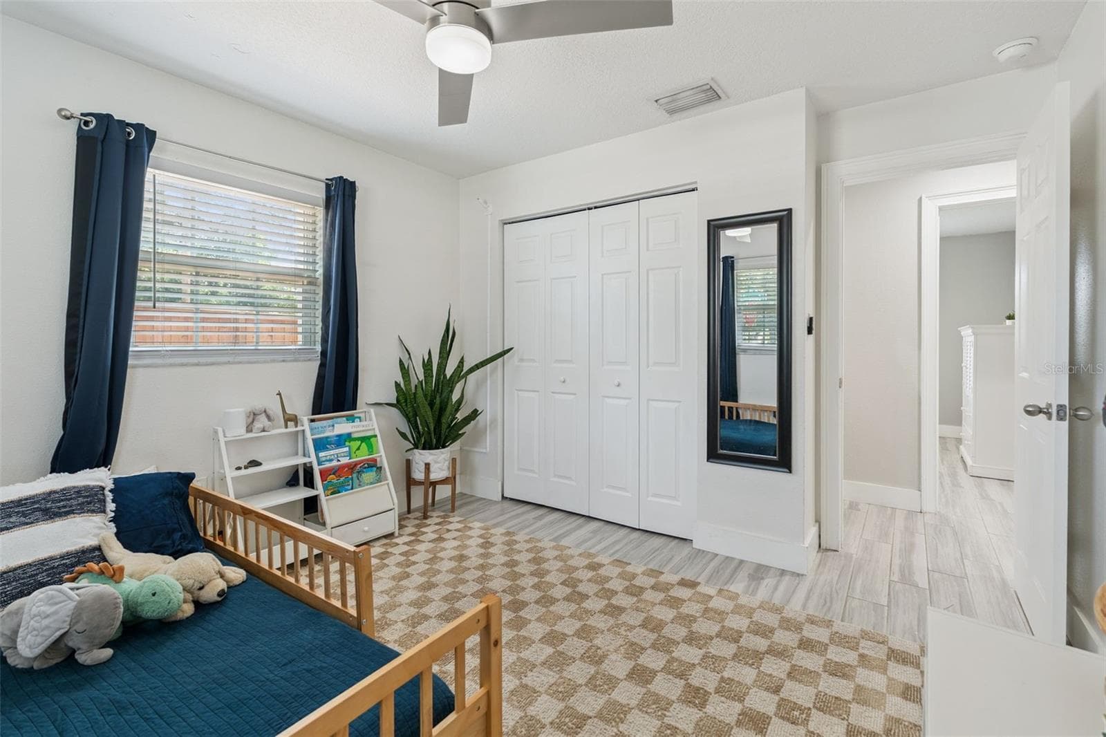 Single Family Residence at 302 W COMANCHE AVE, TAMPA, photo 14 of 33