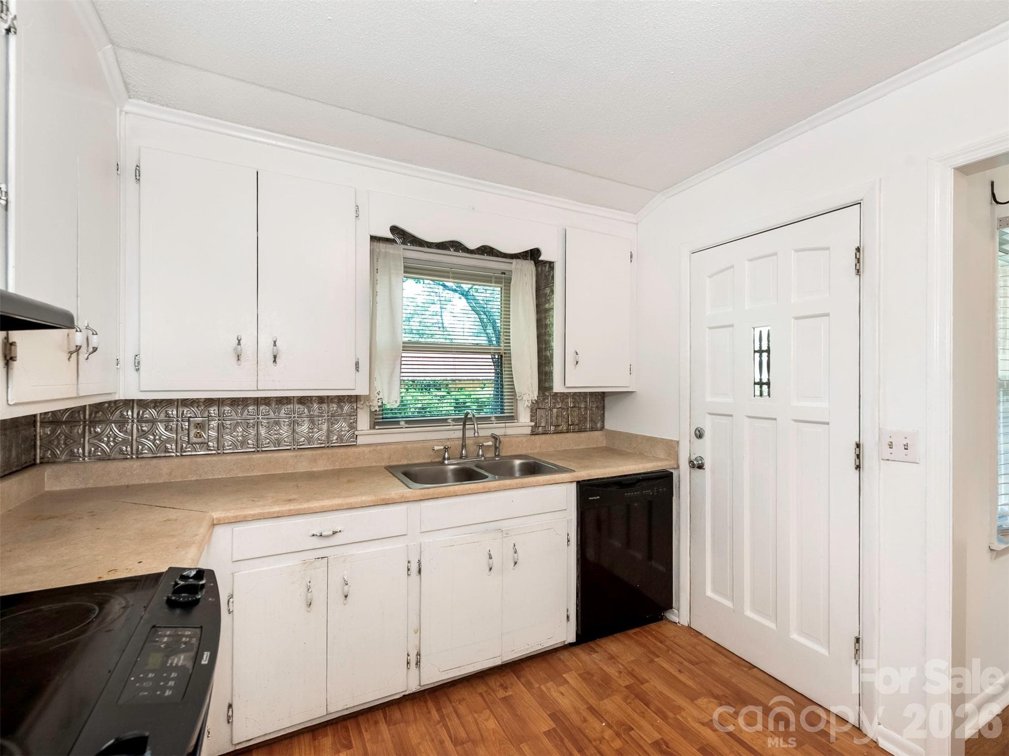 Single Family Residence at 8121 Greenbrook Road, Columbia, photo 11 of 39