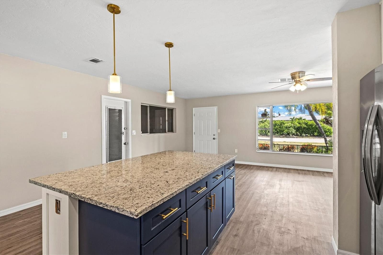 Single Family Residence at 106 AURORA ST E, VENICE, photo 16 of 74