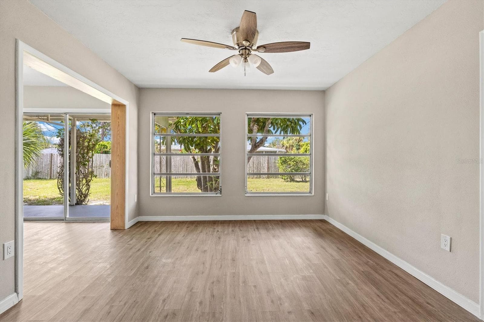 Single Family Residence at 106 AURORA ST E, VENICE, photo 18 of 74