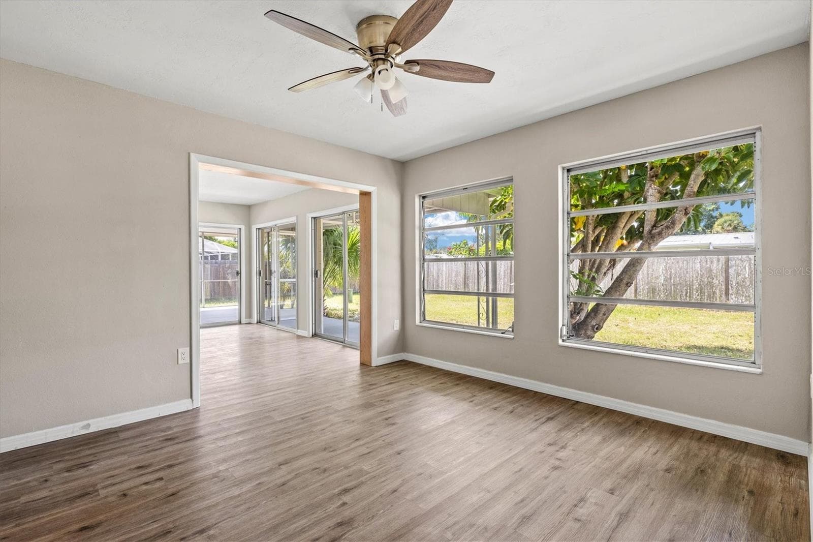 Single Family Residence at 106 AURORA ST E, VENICE, photo 19 of 74