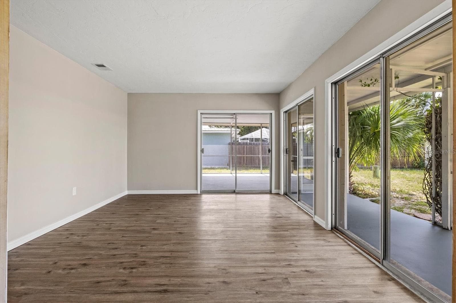 Single Family Residence at 106 AURORA ST E, VENICE, photo 22 of 74
