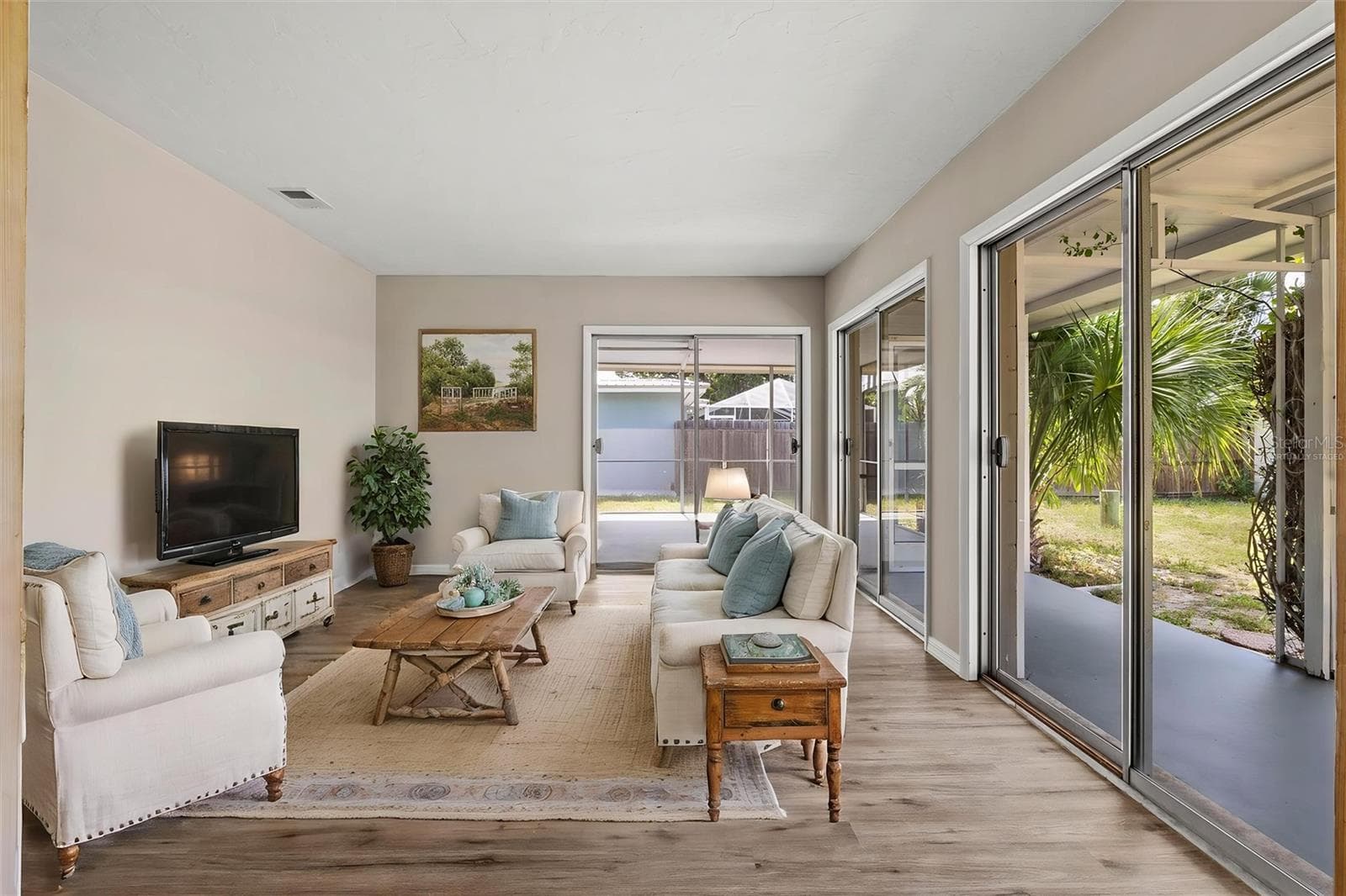 Virtually Staged - 106 AURORA ST E, VENICE