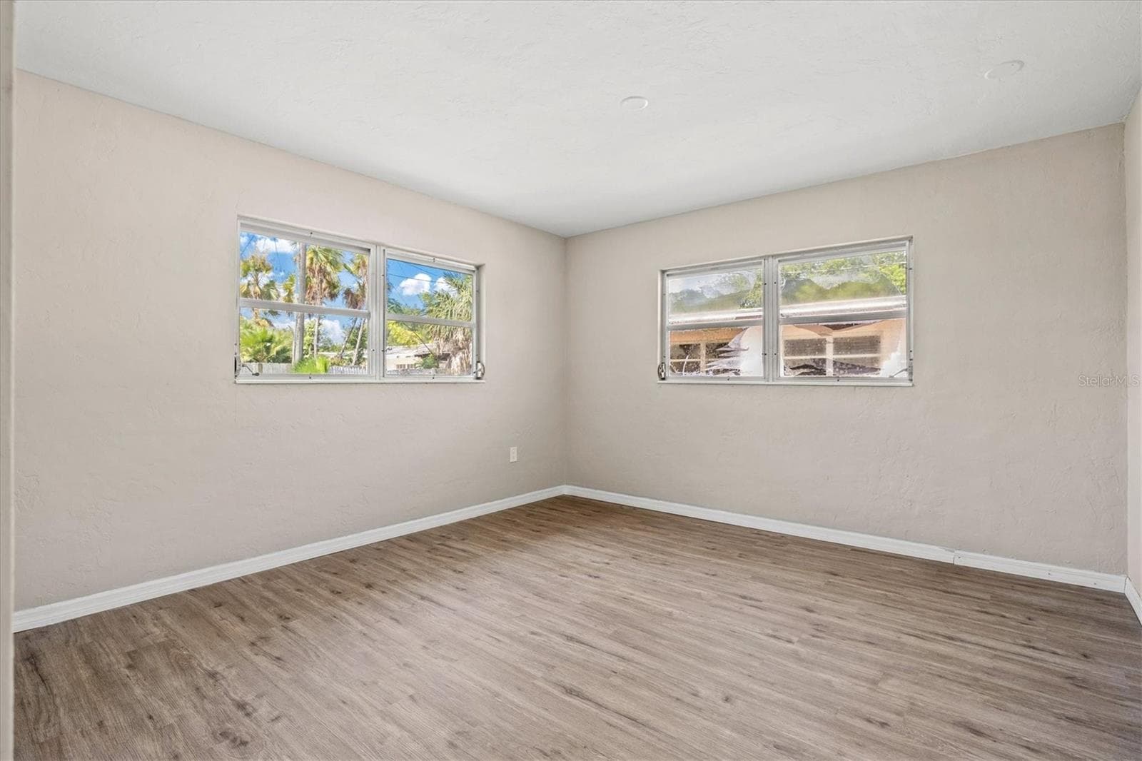 Single Family Residence at 106 AURORA ST E, VENICE, photo 26 of 74
