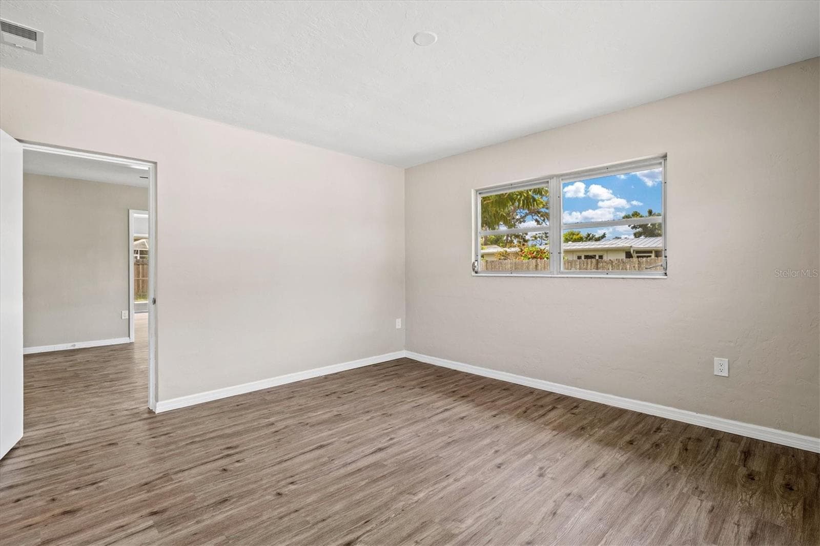 Single Family Residence at 106 AURORA ST E, VENICE, photo 28 of 74