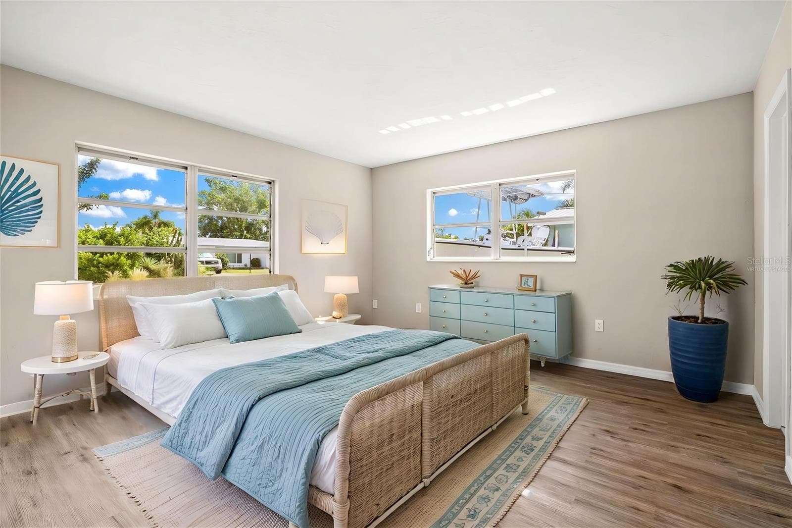 Virtually Staged - 106 AURORA ST E, VENICE