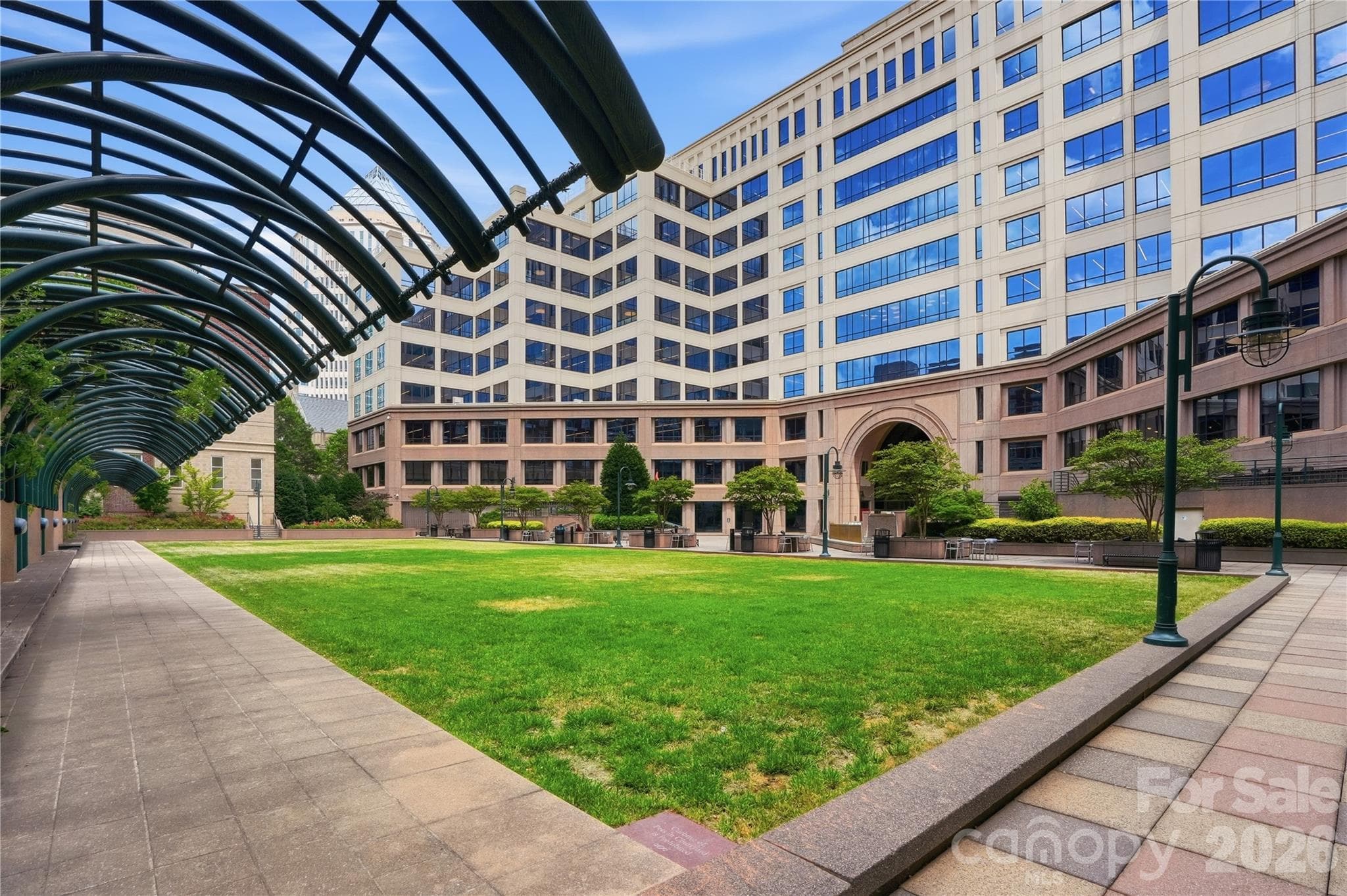 Condominium at 400 N Church Street, Charlotte, photo 33 of 40