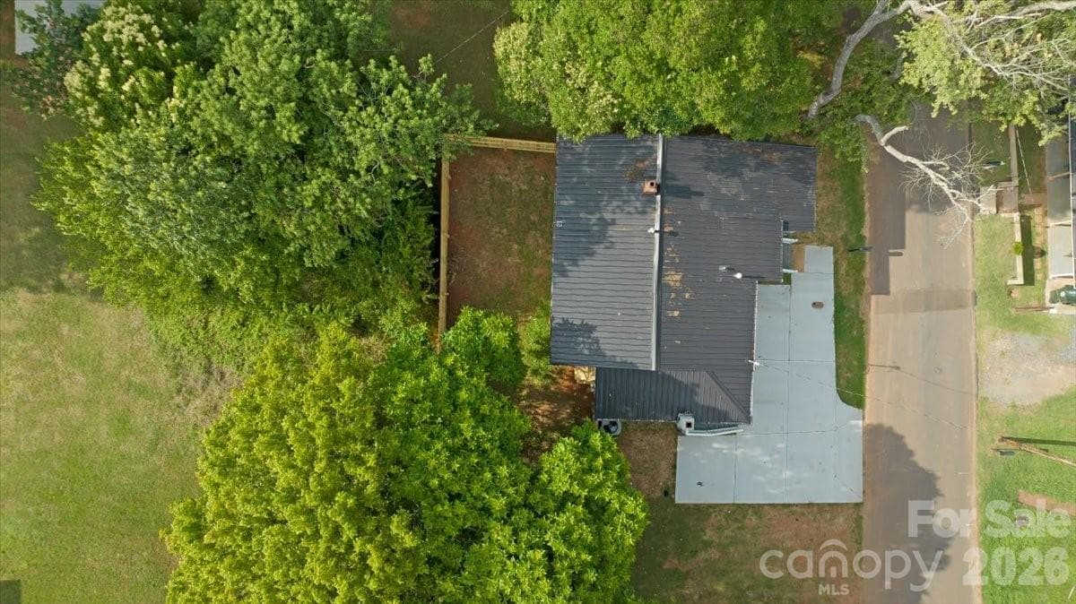 Single Family Residence at Newton, photo 3 of 31