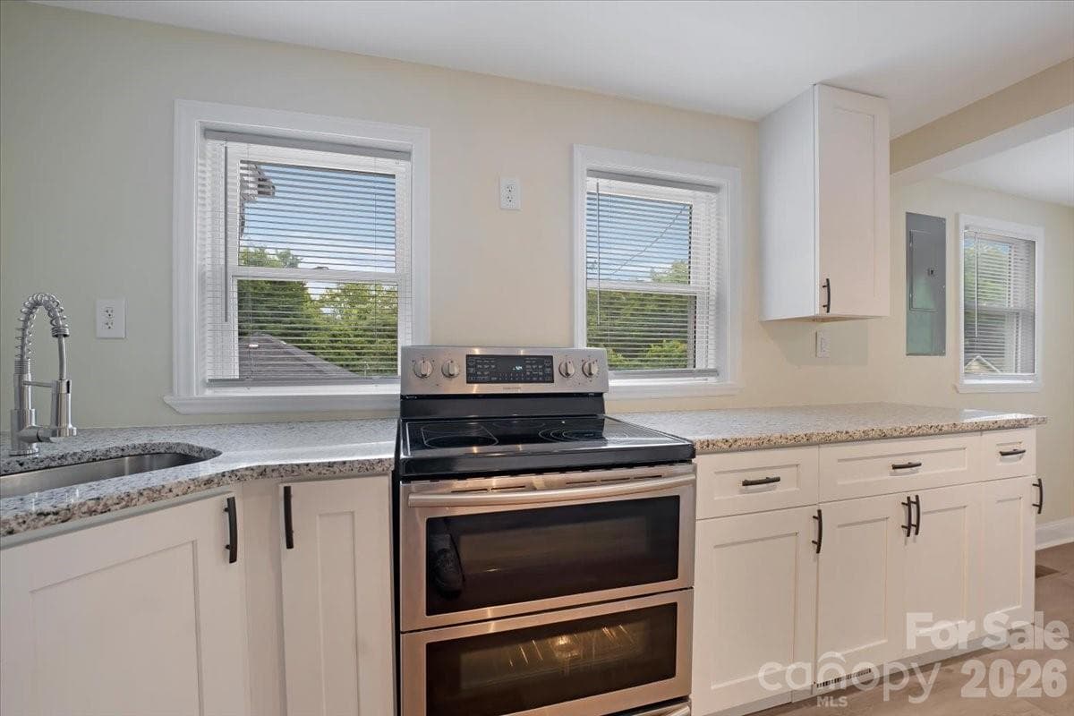 Single Family Residence at Newton, photo 17 of 31