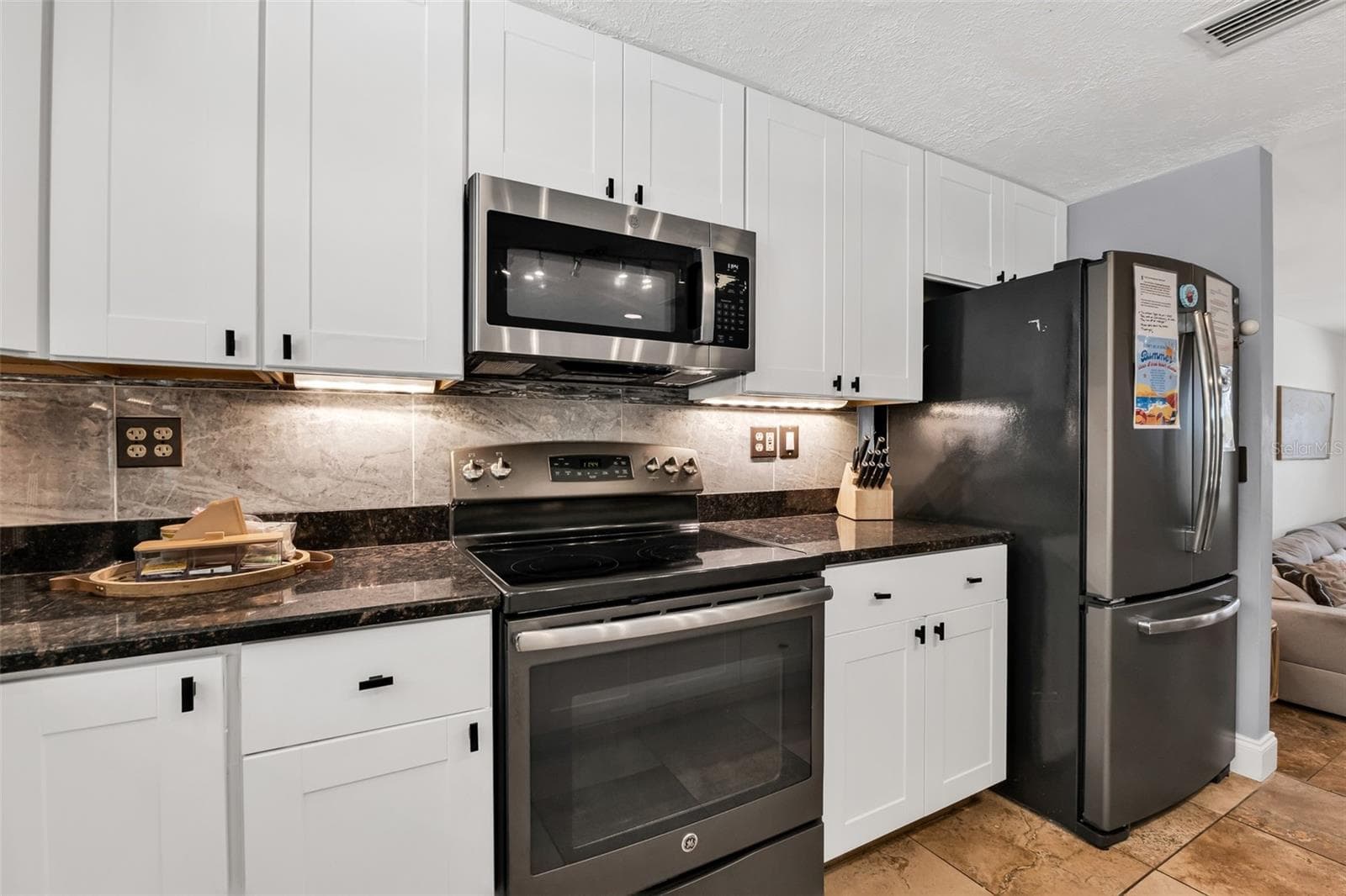 Single Family Residence at 1664 LAKEVIEW PL, ENGLEWOOD, photo 19 of 69