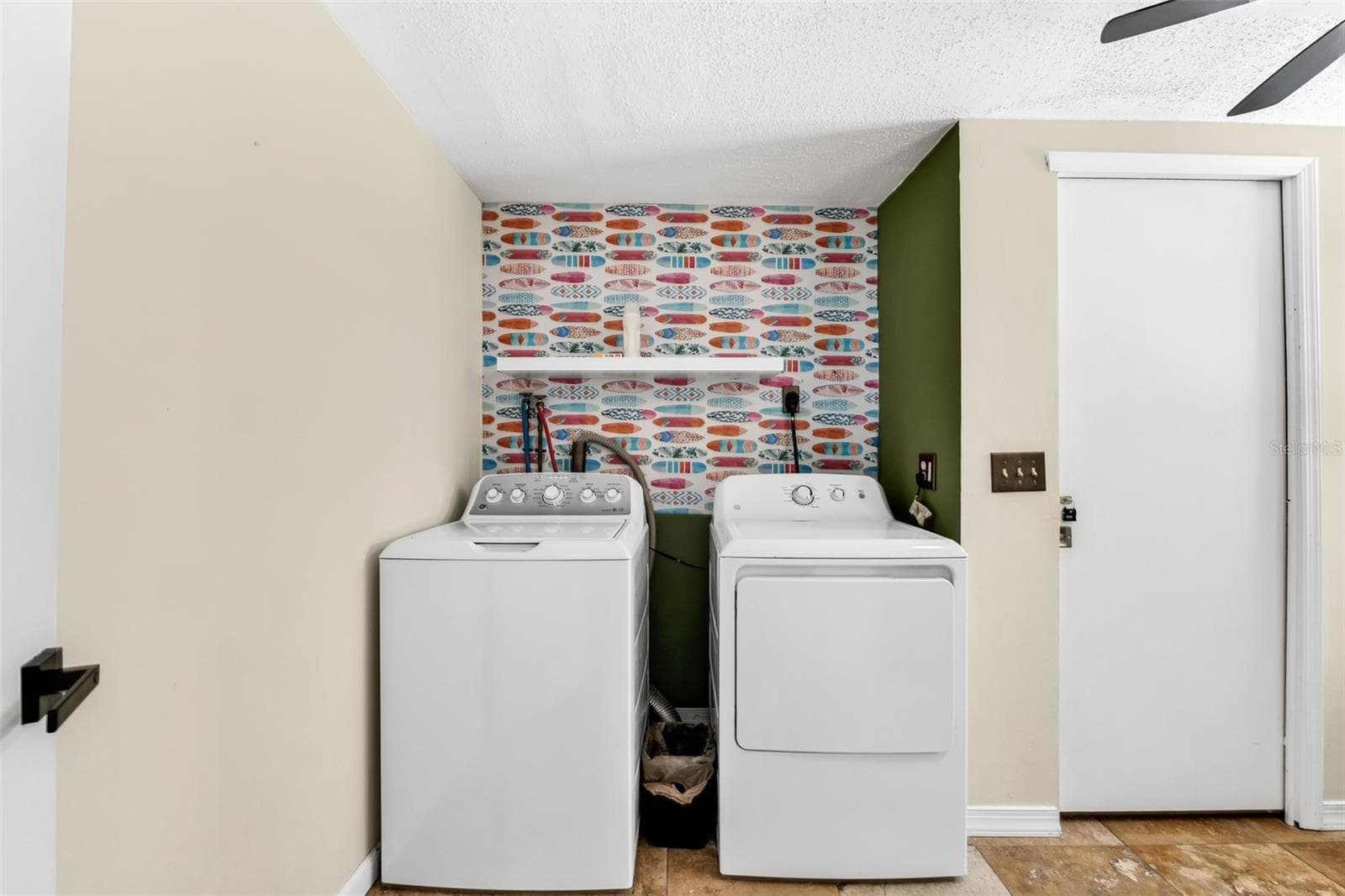 Single Family Residence at 1664 LAKEVIEW PL, ENGLEWOOD, photo 22 of 69