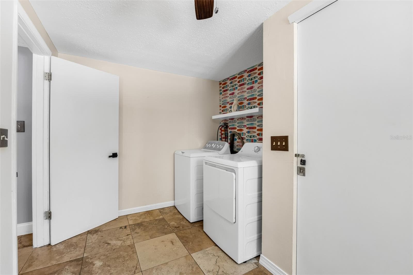 Single Family Residence at 1664 LAKEVIEW PL, ENGLEWOOD, photo 24 of 69
