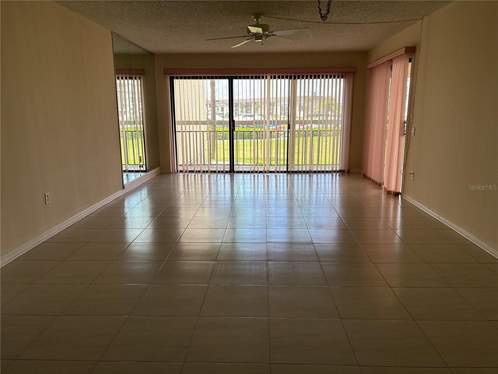 Living area - 7907 SAILBOAT KEY BLVD S #105, SOUTH PASADENA
