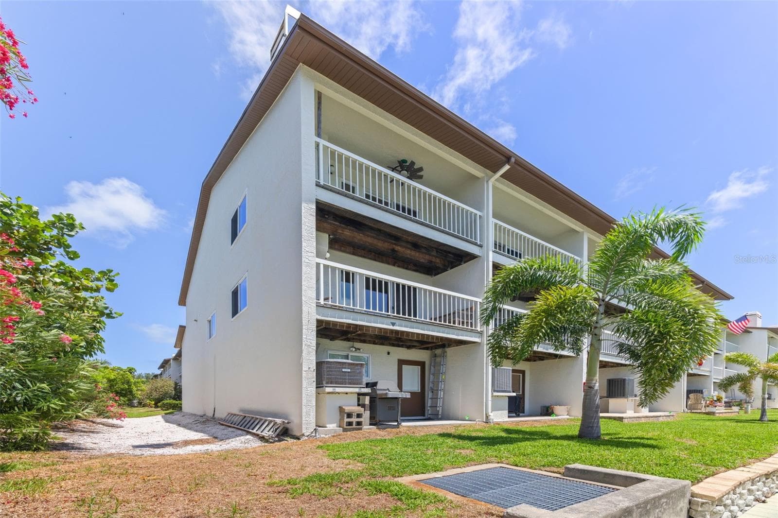 Townhouse at 367 MADEIRA CIR, TIERRA VERDE, photo 41 of 55