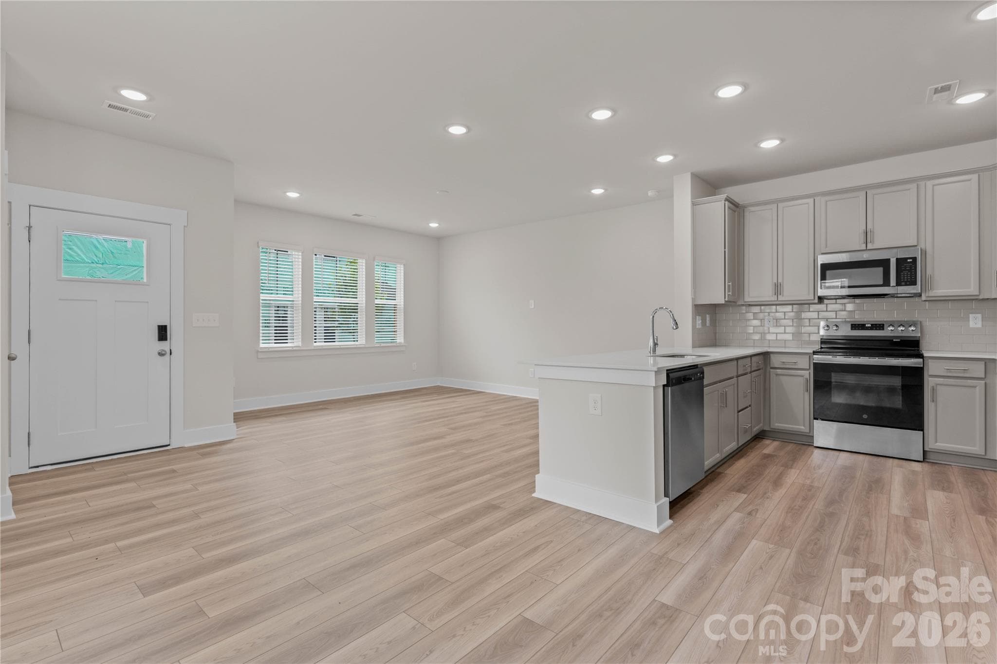 Townhouse at Gastonia, photo 5 of 28