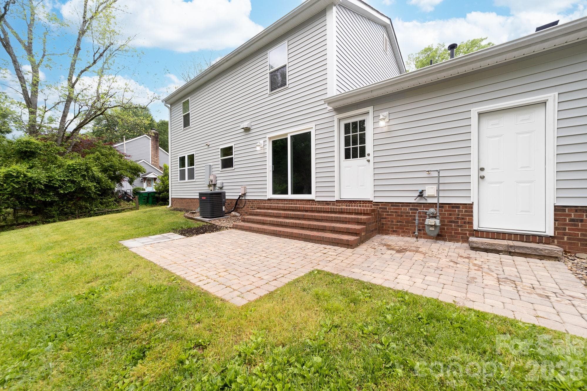 Single Family Residence at 616 Silversmith Lane, Charlotte, photo 6 of 39