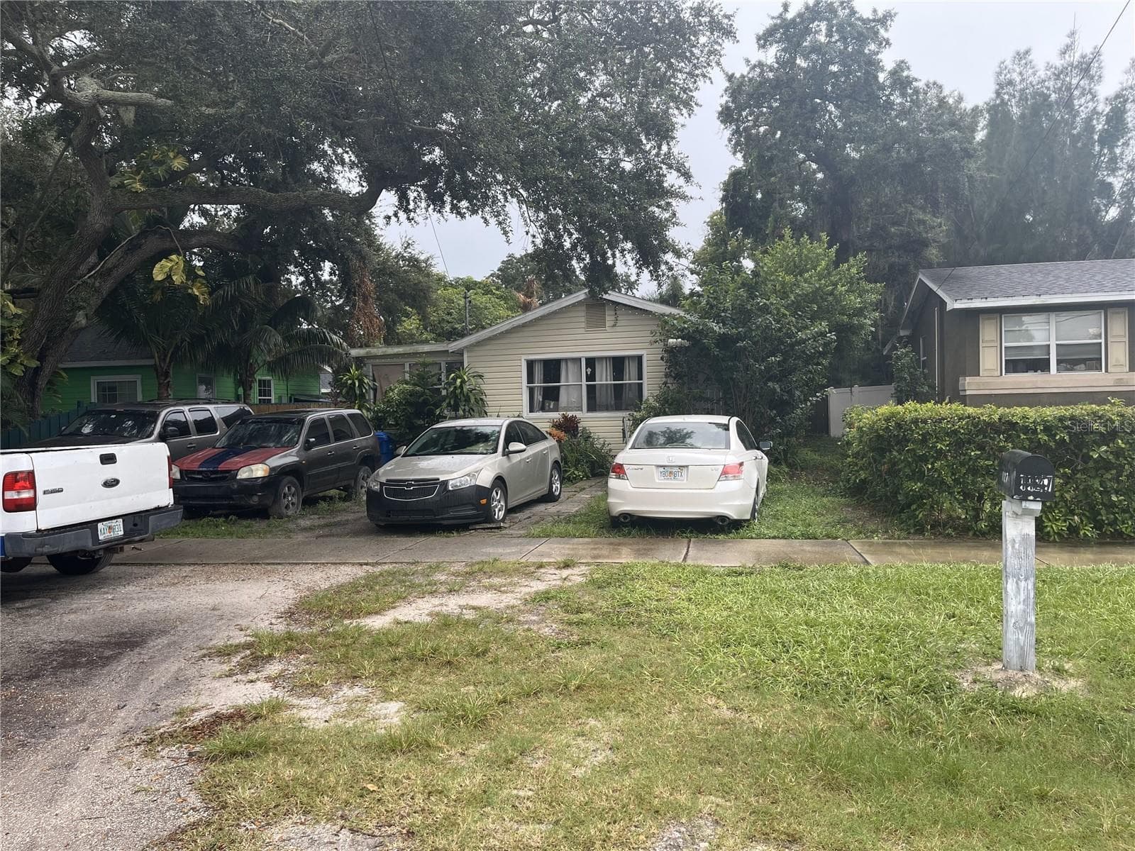Single Family Residence at 1127 AUBURN ST, CLEARWATER, photo 2 of 15