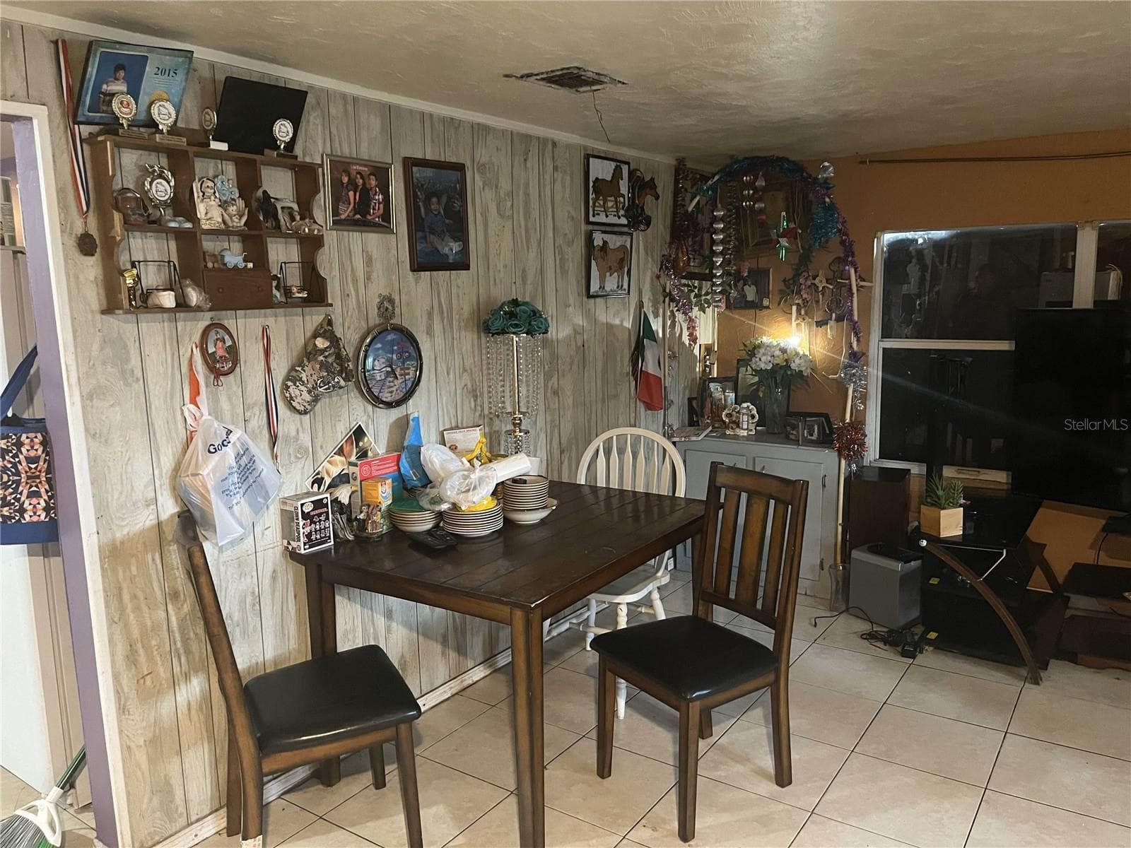 Single Family Residence at 1127 AUBURN ST, CLEARWATER, photo 4 of 15