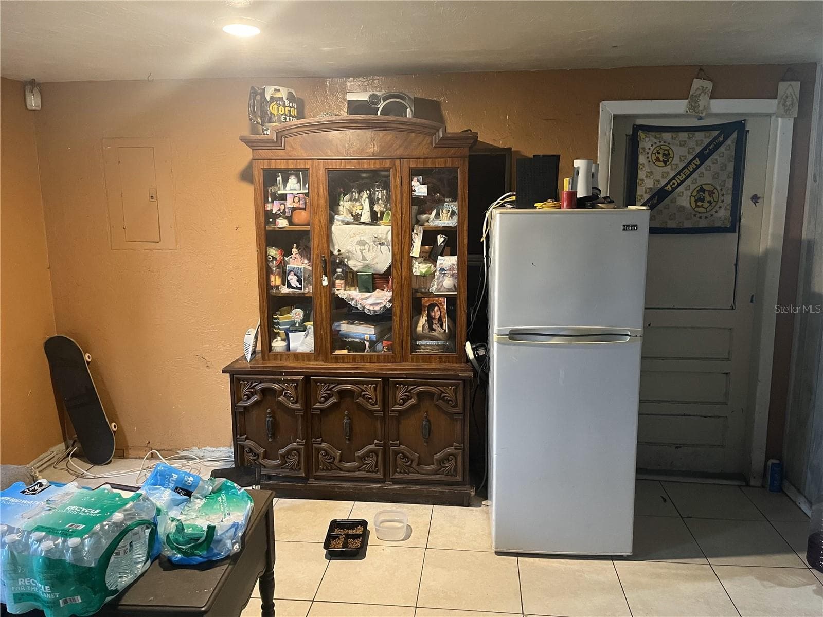 Single Family Residence at 1127 AUBURN ST, CLEARWATER, photo 6 of 15