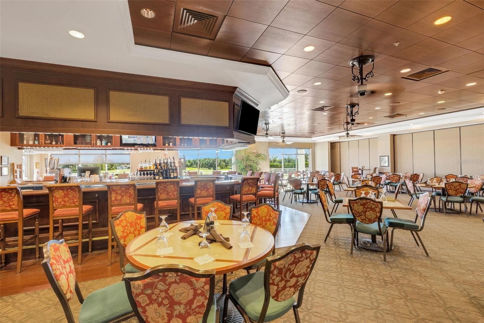 GATHERING BAR - 6929 STONEYWALK CT, BRADENTON