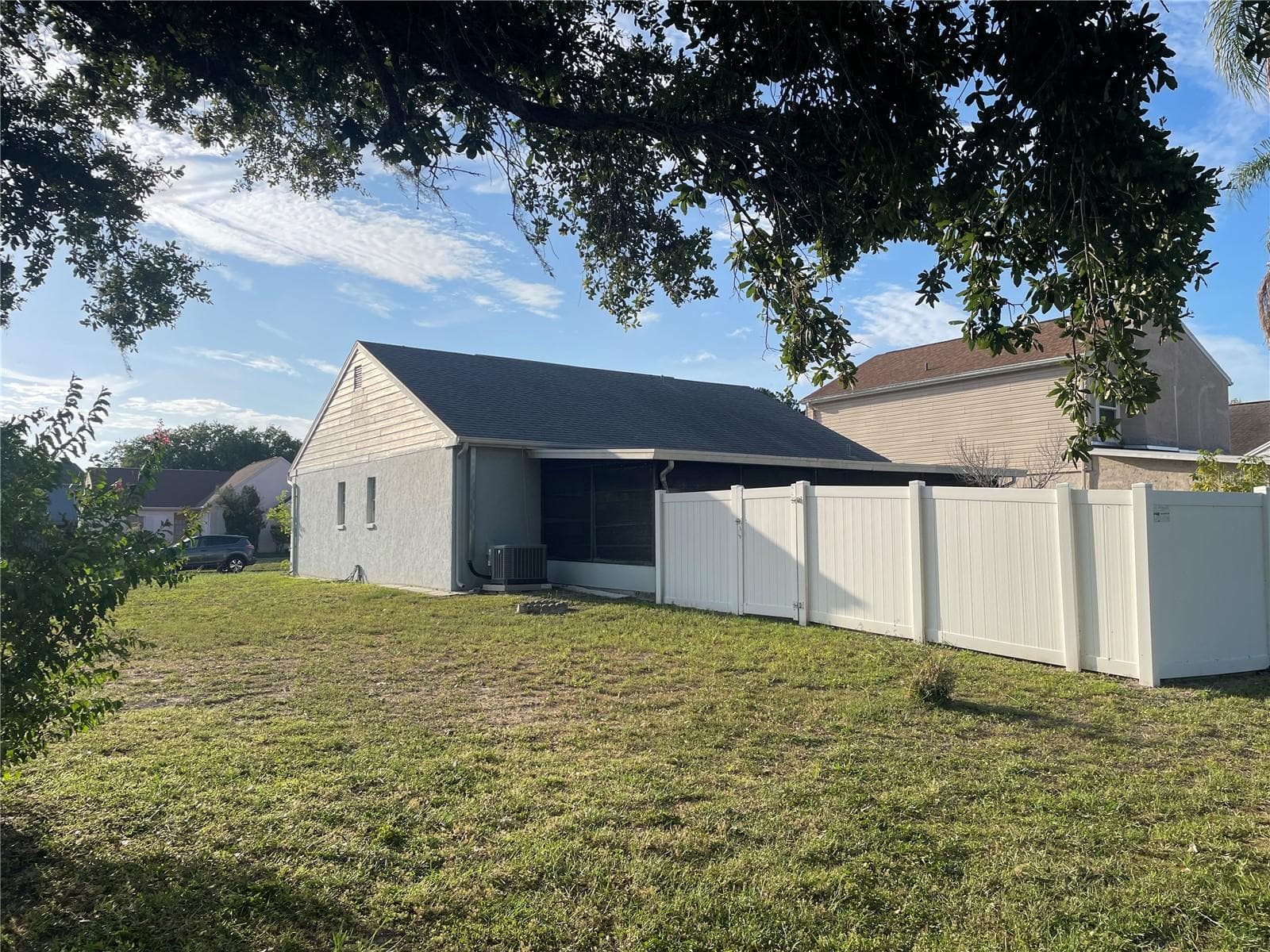 Rear View - 11001 SUNSWEPT PL, TAMPA