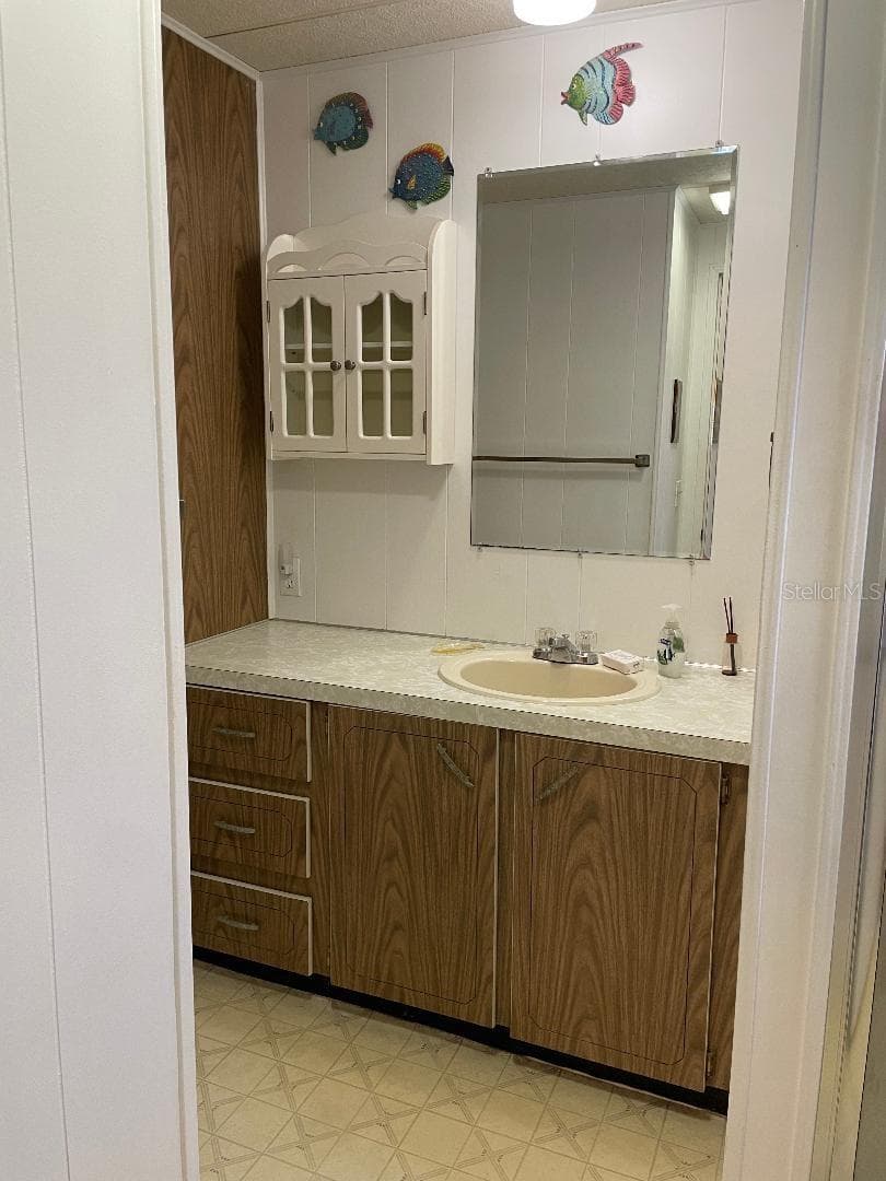 Mobile Home at 112 PALM DR #B, EUSTIS, photo 11 of 26